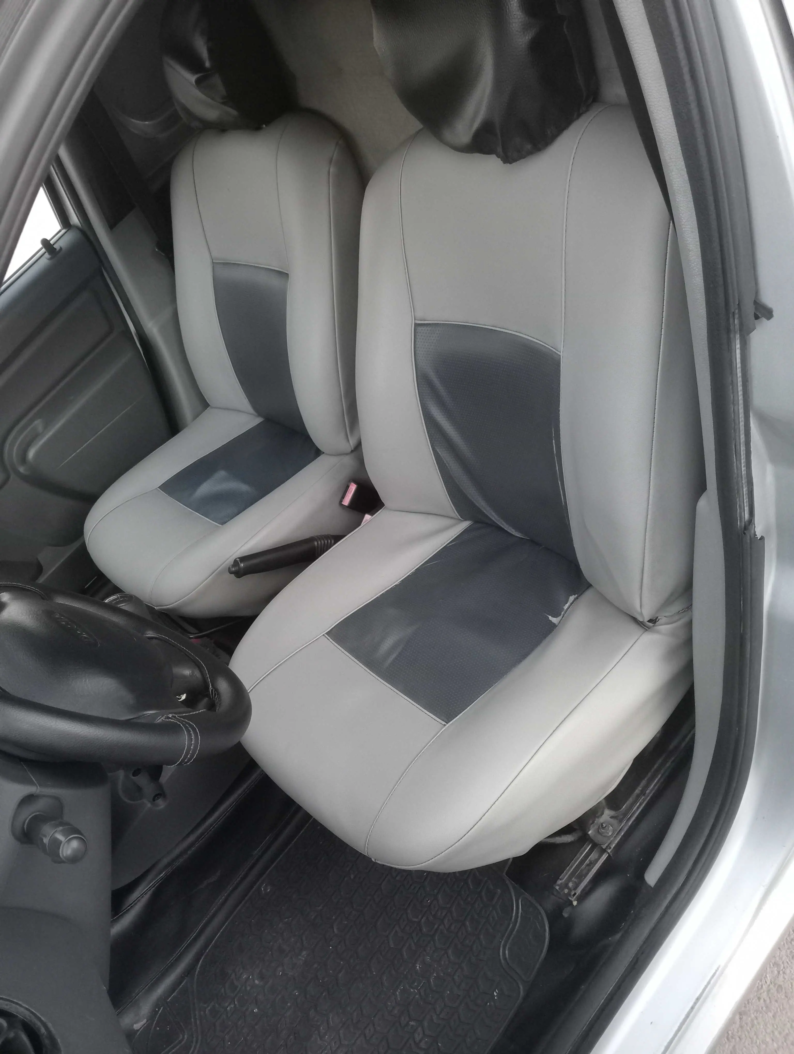  Dacia logan commercial 2 place à Ben Arous - Photo 2