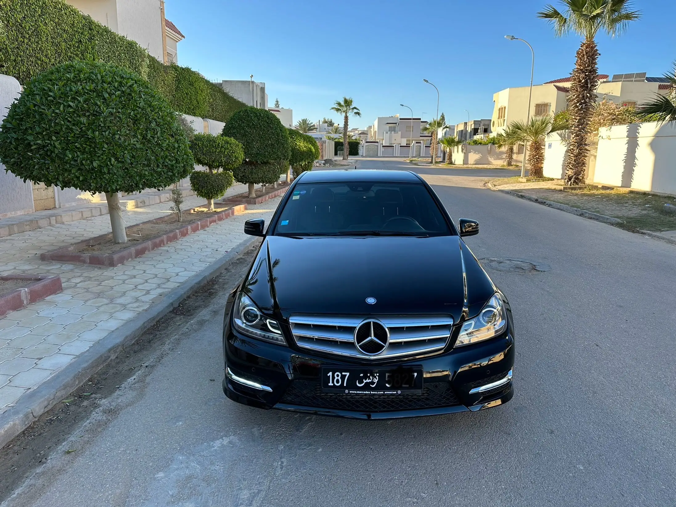  Mercedes-Benz classe c180 restylé kit amg à Ariana - Photo 2