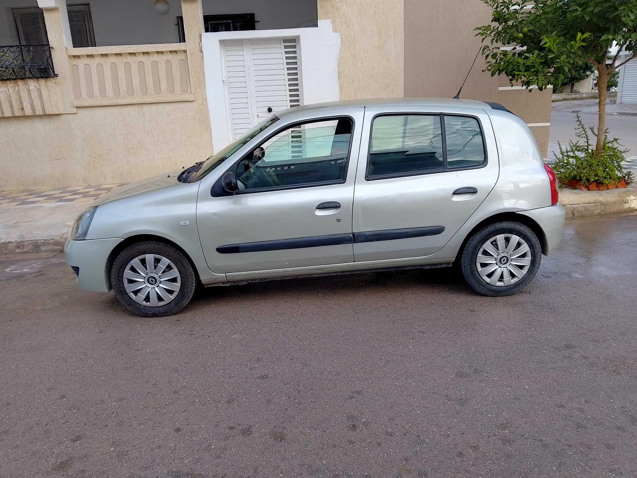  renault compus 1ère main.tel:56177695 à Nabeul - Photo 3