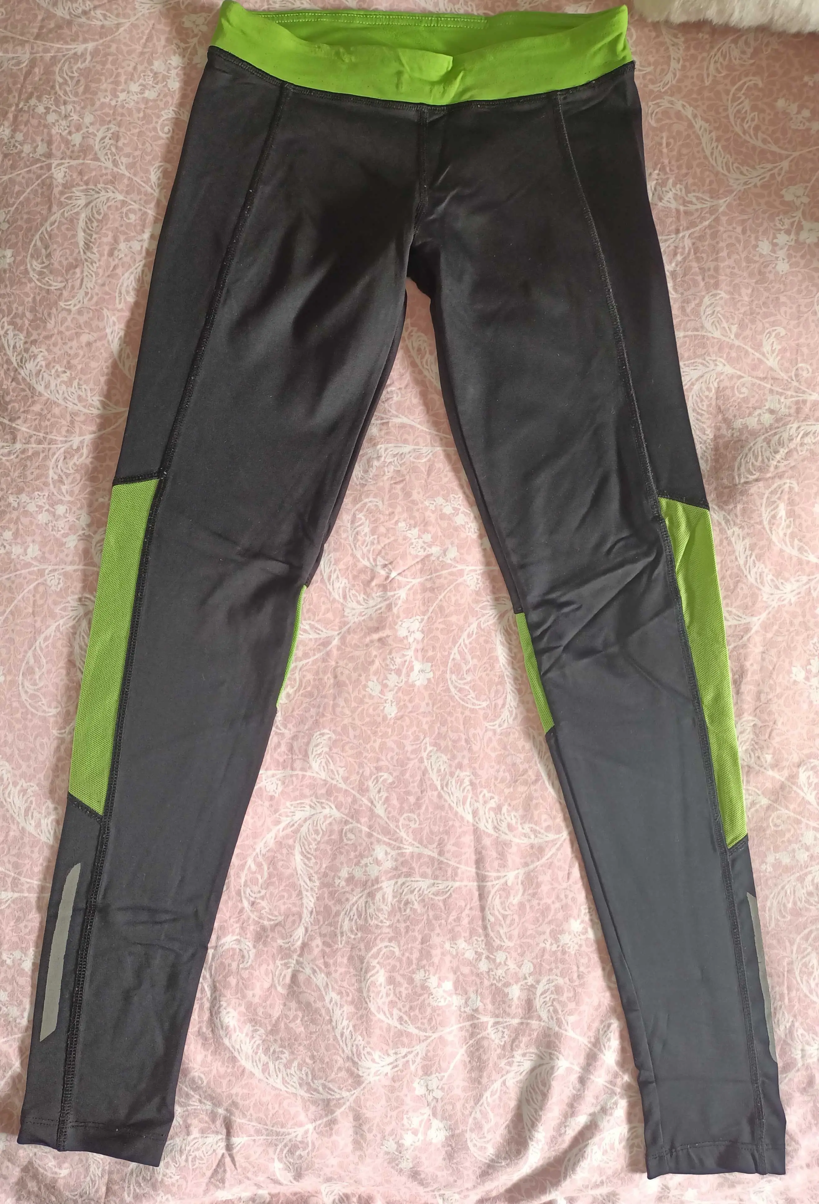  Legging noir et vert à Tunis - Photo 2