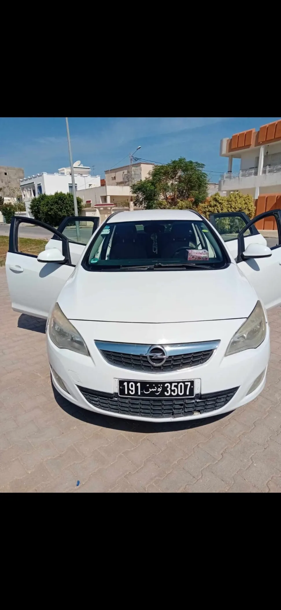  Opel astra diesel 1.6 boite 6 à Ben Arous - Photo 2