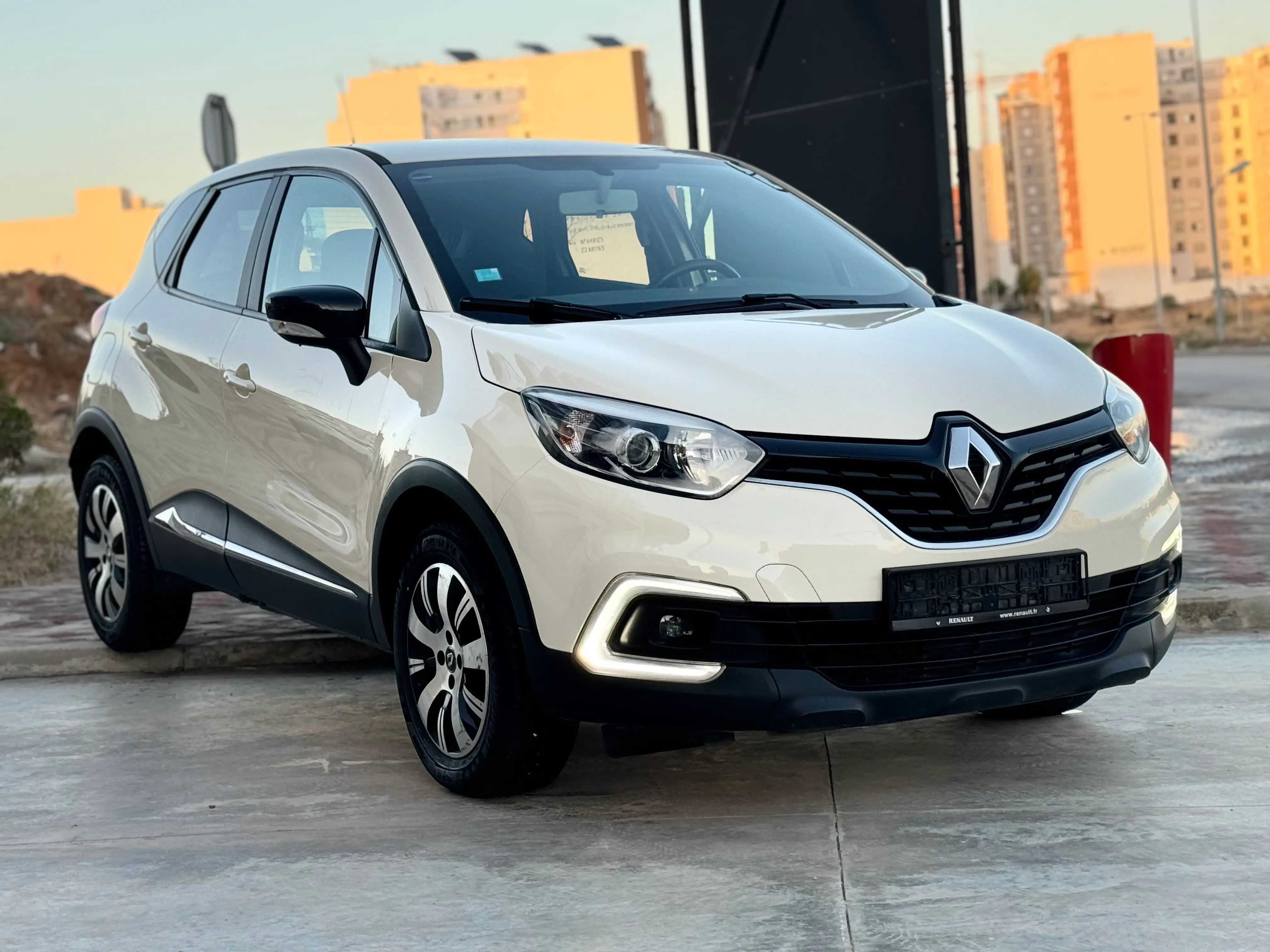  Clio captur reestylee importee etat neuf à sousse - Photo 2