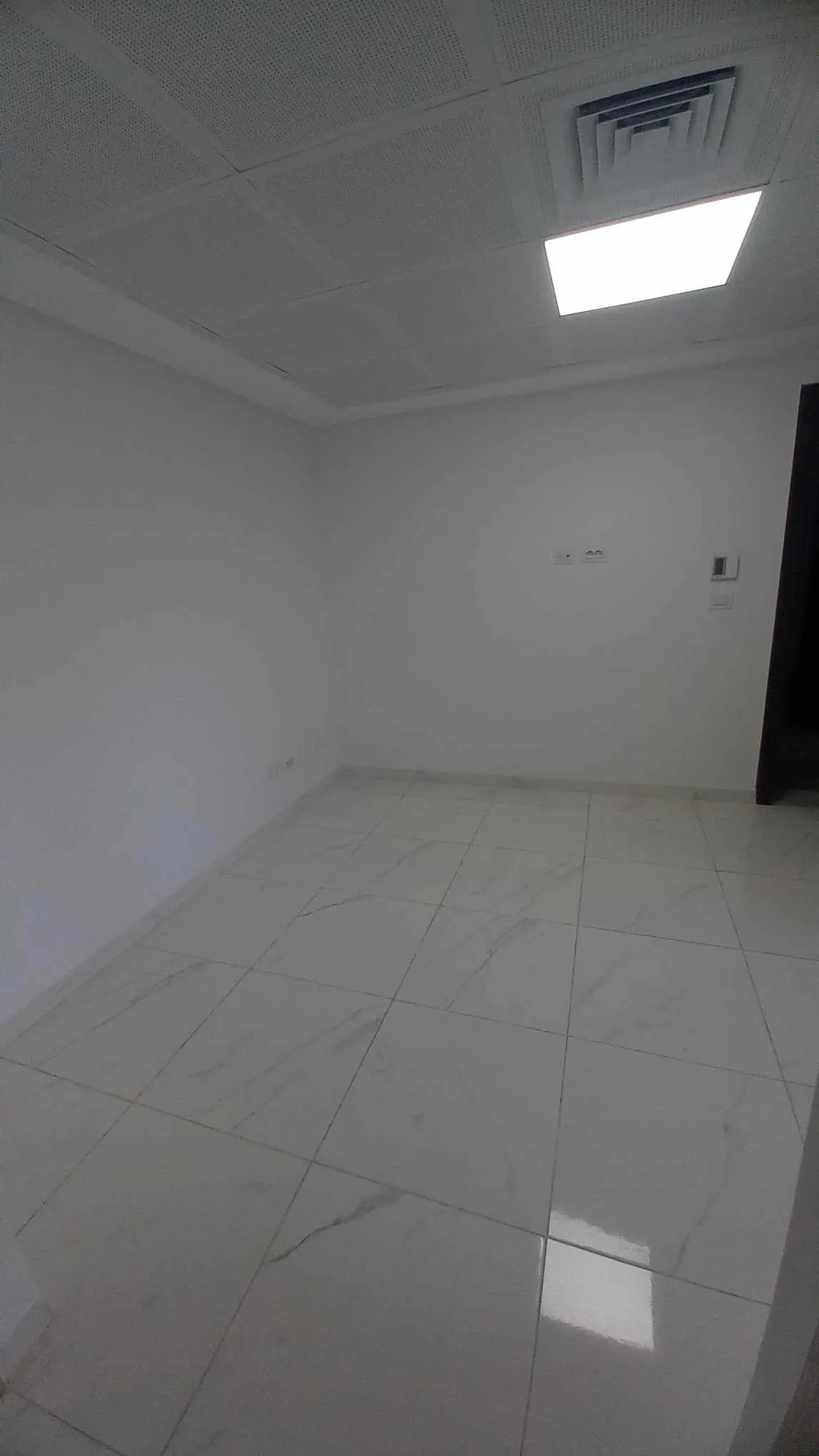  A louer un étage de villa s+2 jamais habité au 1er étage à nouvelle médina 3 