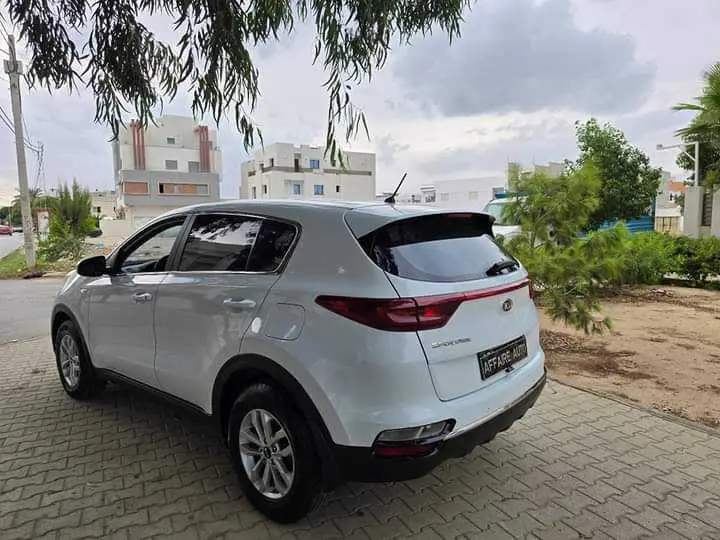  KIA SPORTAGE ESSENCE 2L à Tunis - Photo 3