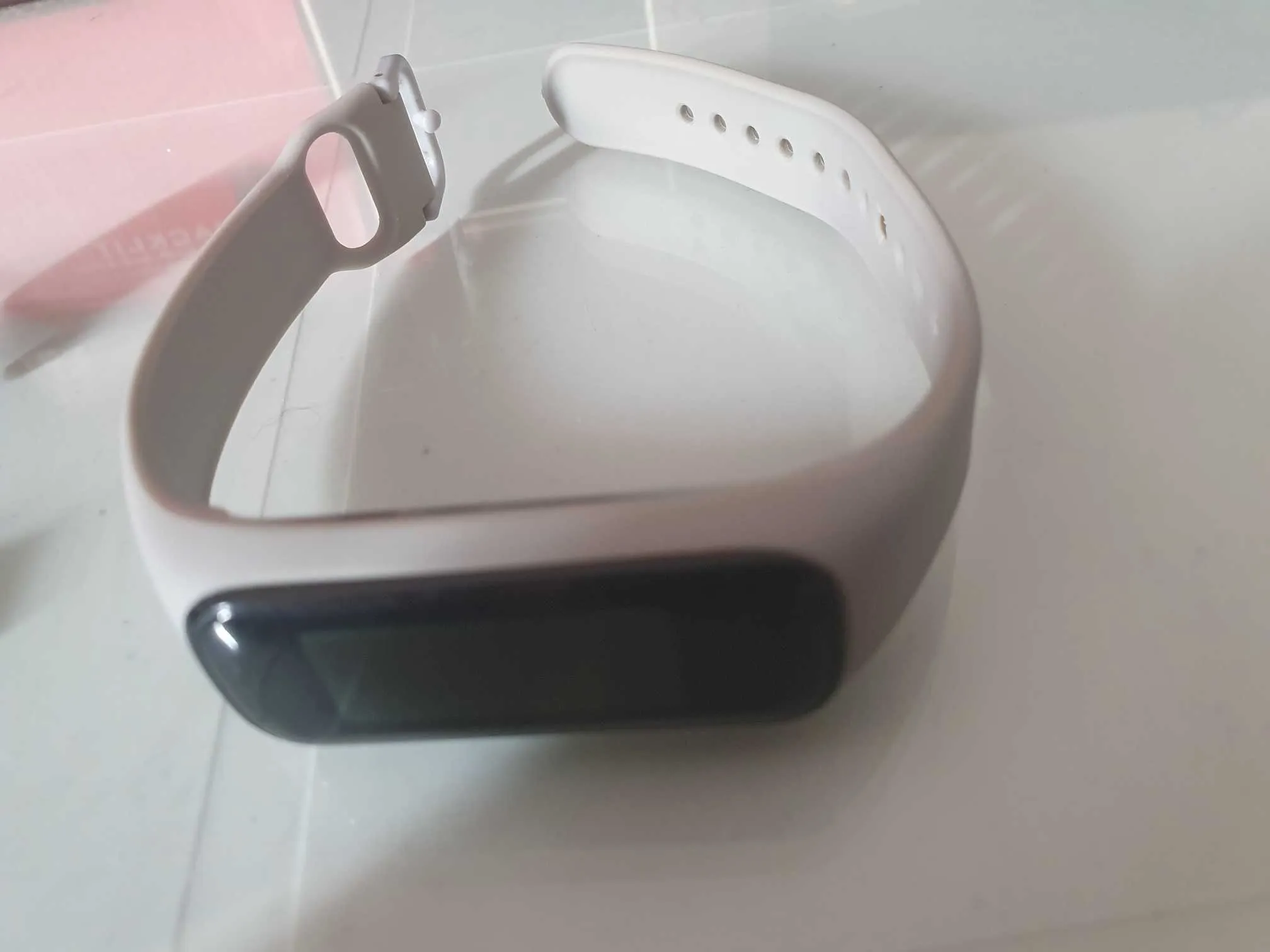  Samsung Galaxy Fit 2 en bon etat + 2eme bracelet neuf à Tunis - Photo 2
