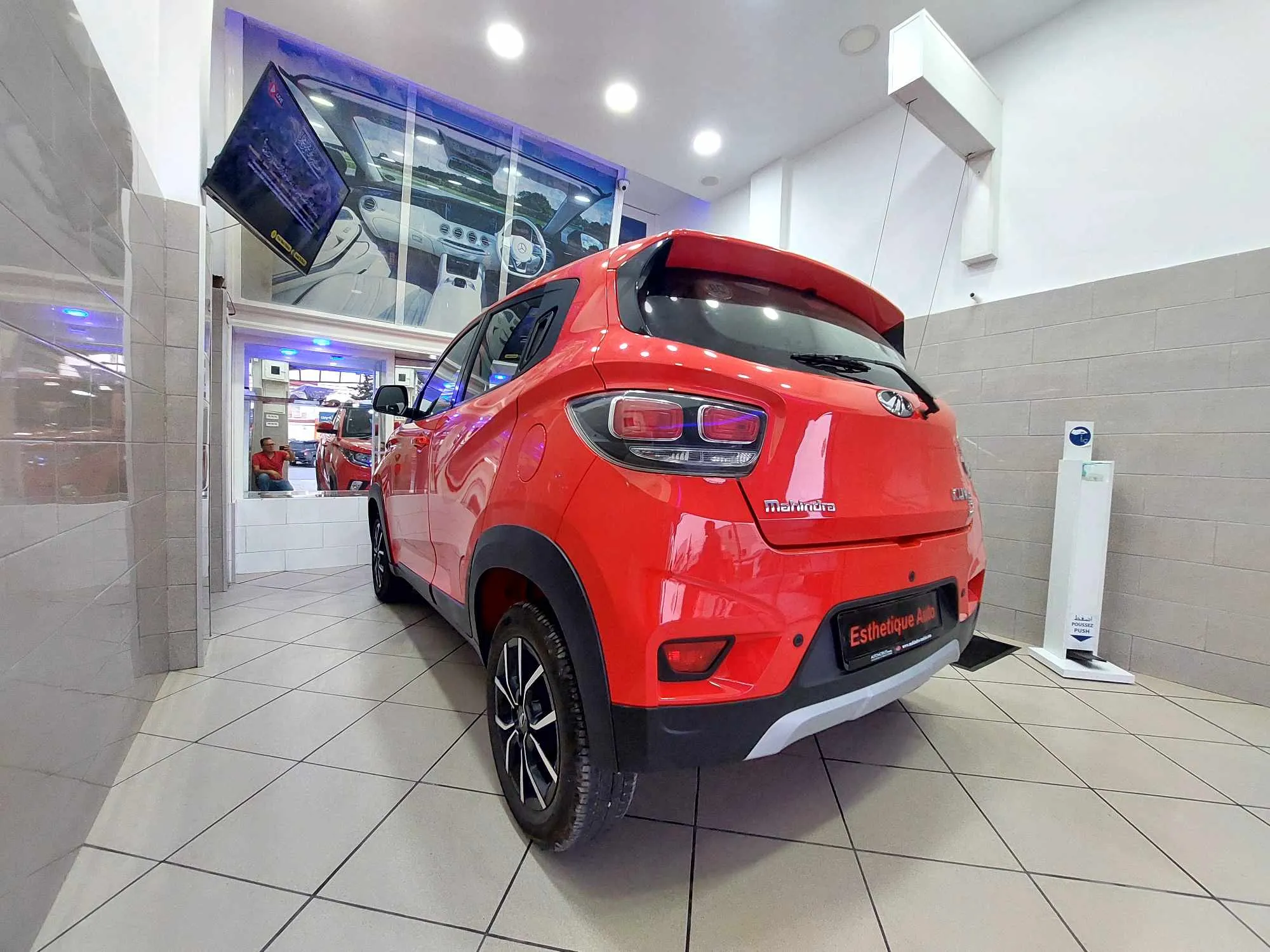  Mahindra Kuv 100k8 Premiere main Km 8000-Annee 2024-Tel 98479647 à Ariana - Photo 3