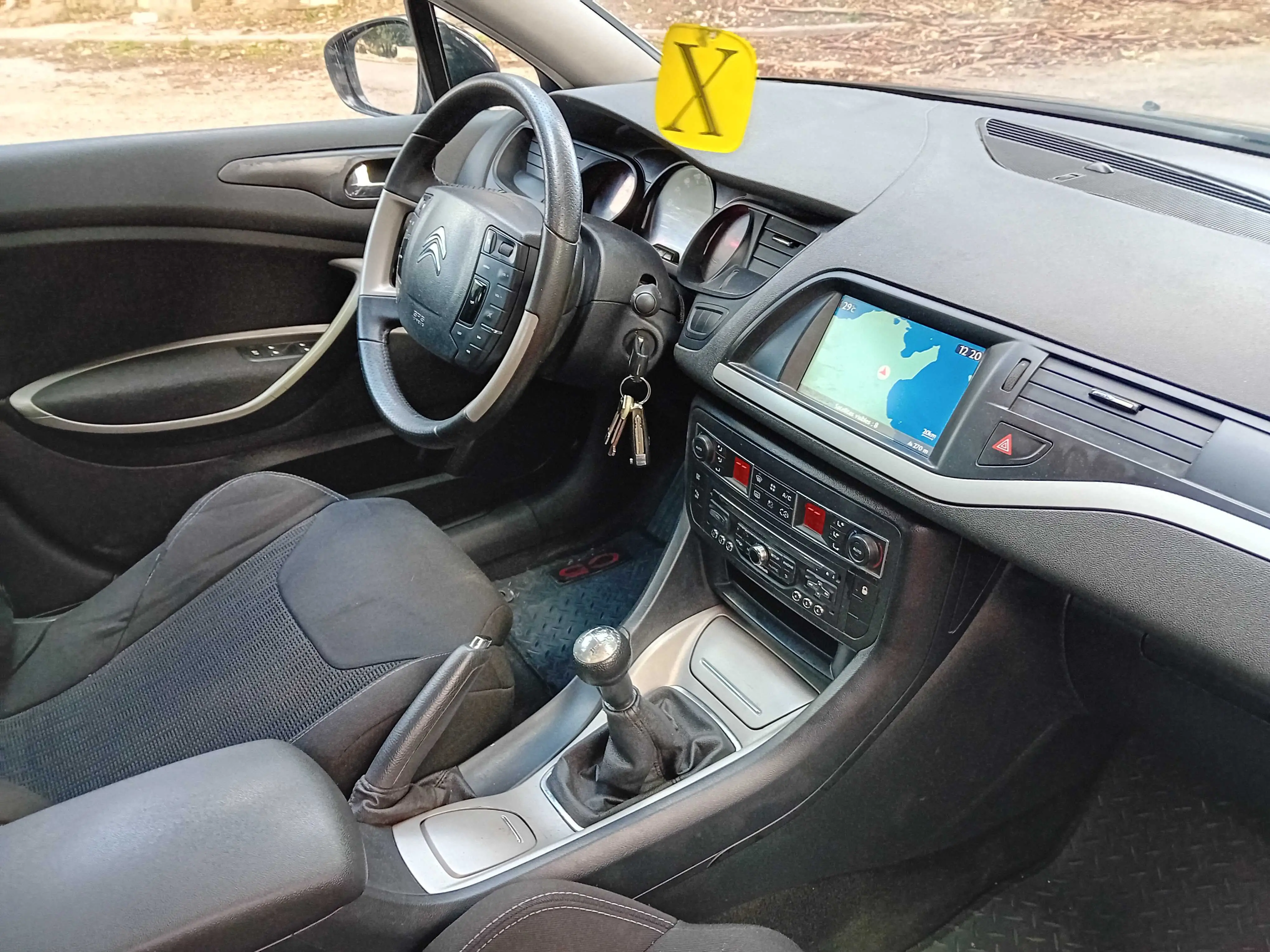  A vendre Citroën c5 diesel Ehdi face 3 année 2012 touttops état neuf tel 55090199 à Zaghouan - Photo 3