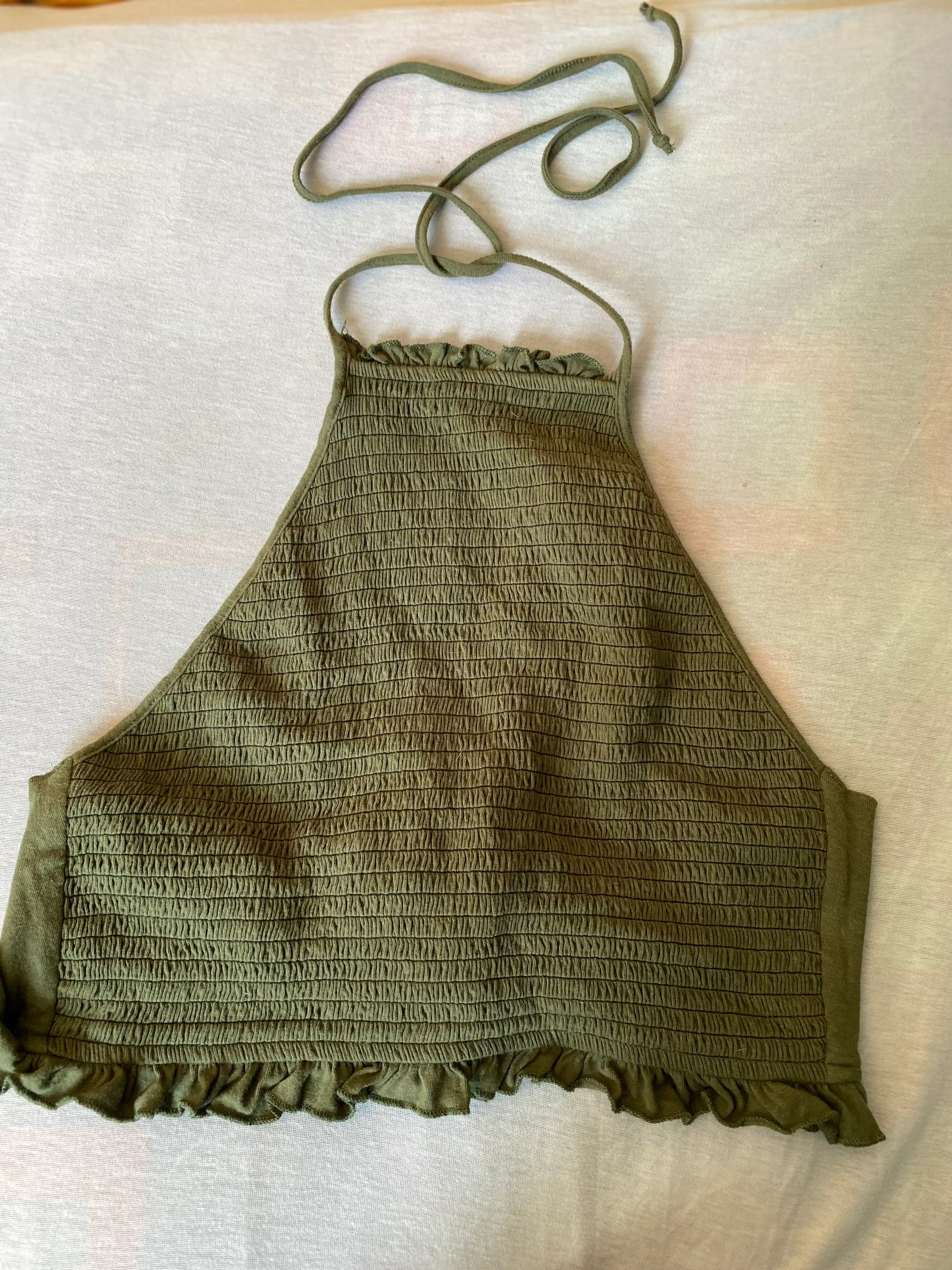  Crop top verte military à Ariana - Photo 3