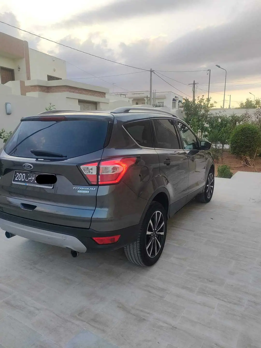  Ford kuga à Sfax - Photo 3