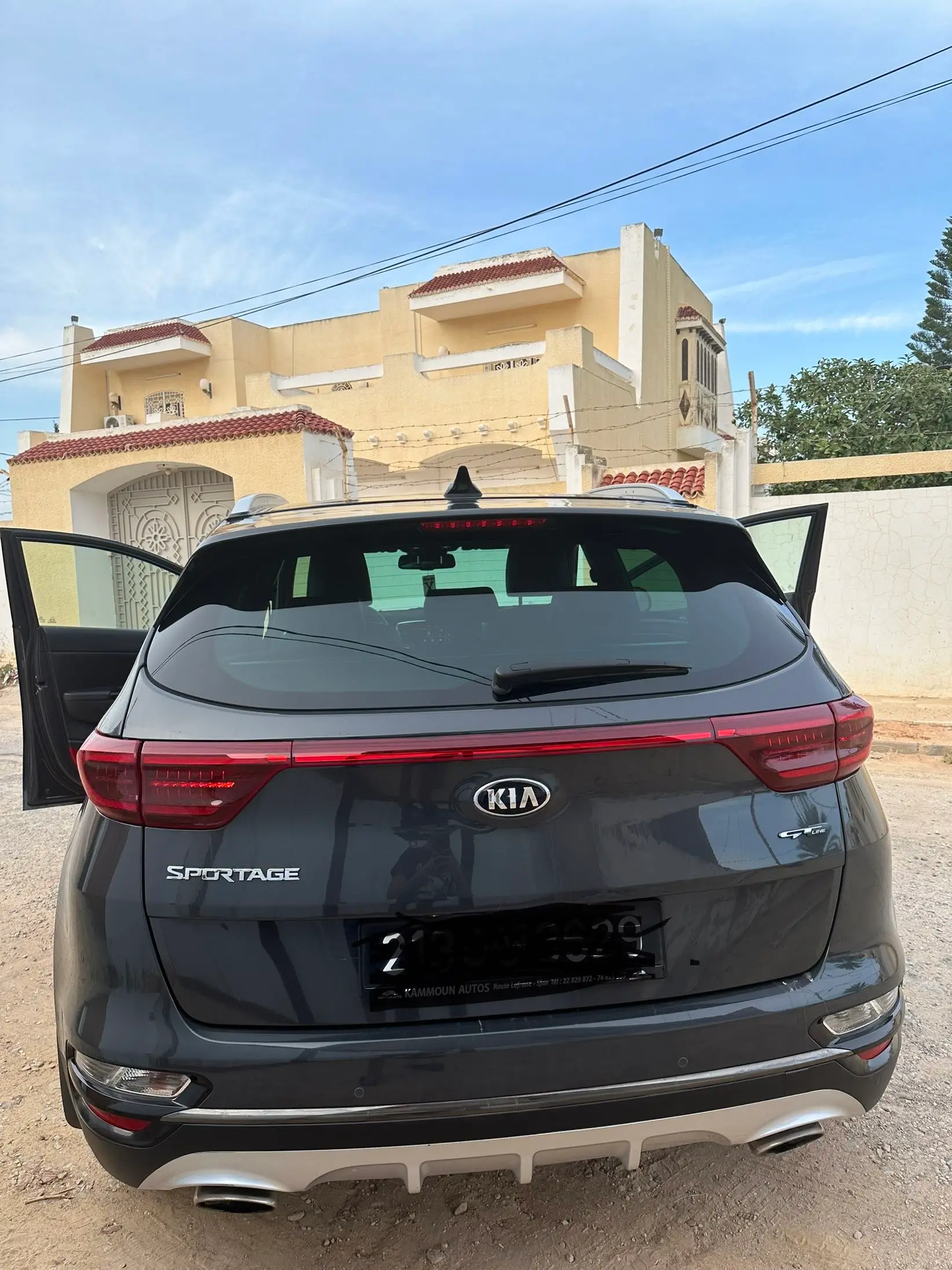  Kia sportage 4*4 gt line à Sfax - Photo 2