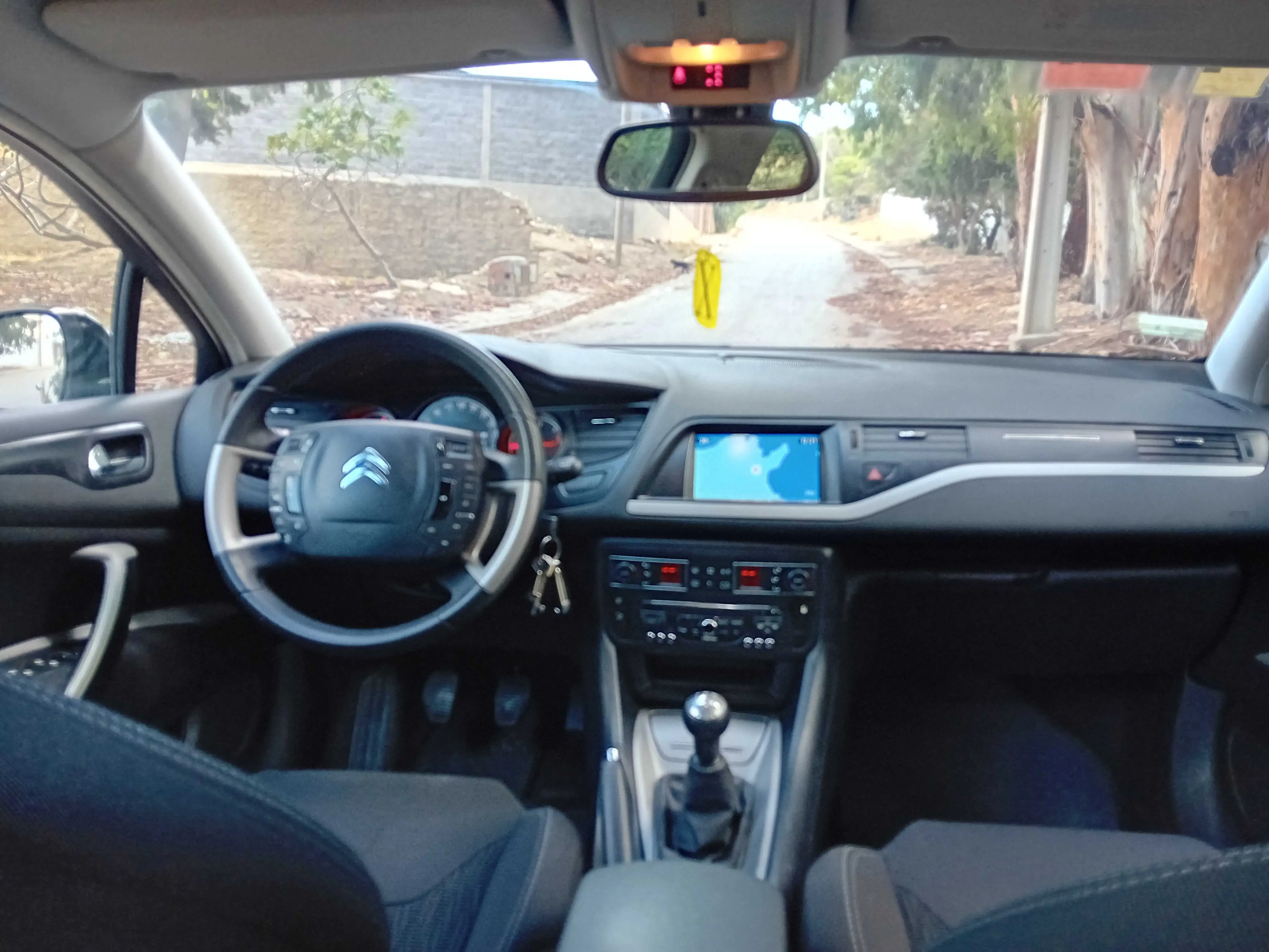  A vendre Citroën c5 diesel Ehdi face 3 année 2012 touttops état neuf tel 55090199 à Zaghouan - Photo 3