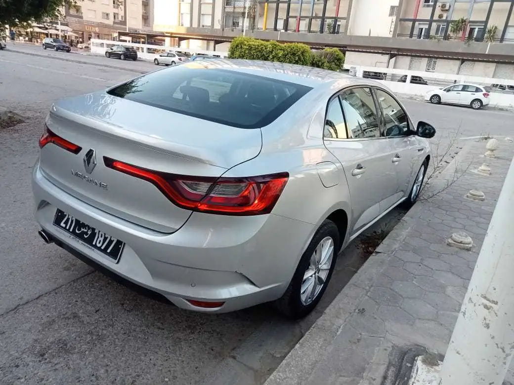  Mégane 4 sedan 2ème main à Tunis - Photo 3