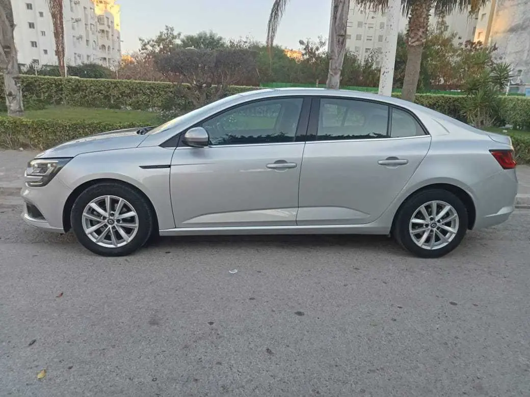  Mégane 4 sedan 2ème main à Tunis - Photo 2