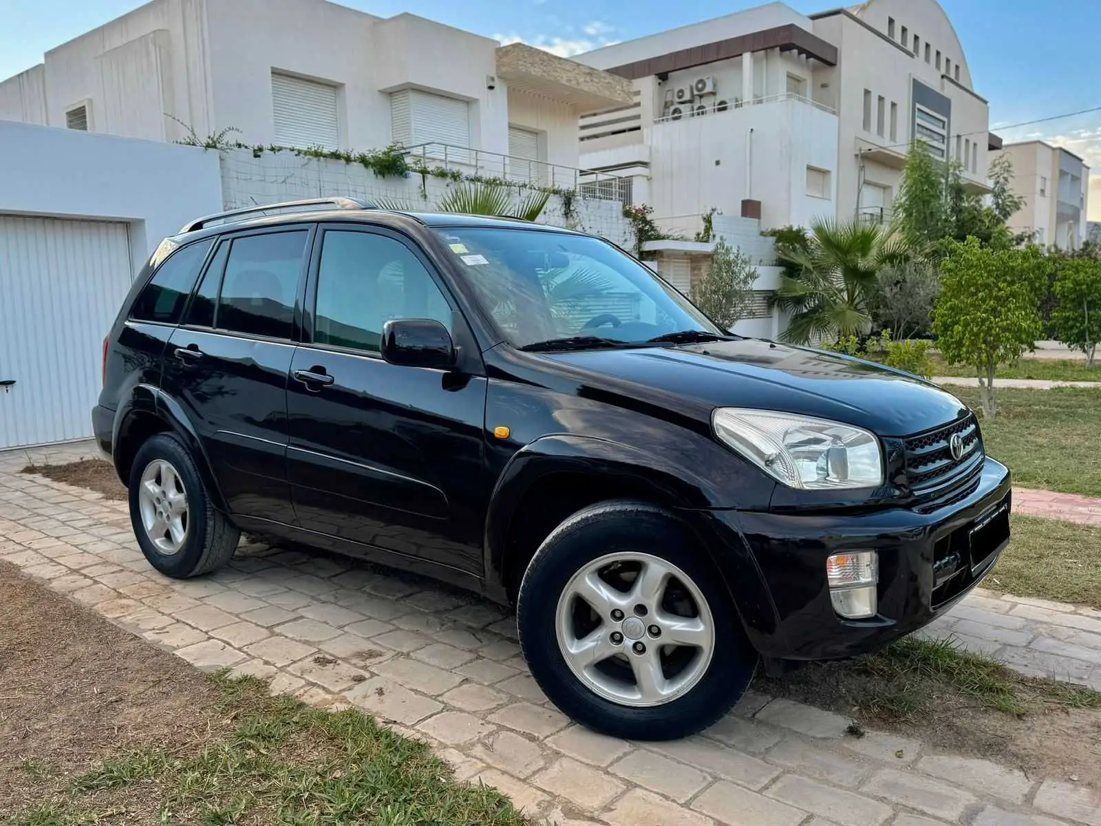  TOYOTA RAV-4 4X4 à Ariana - Photo 3