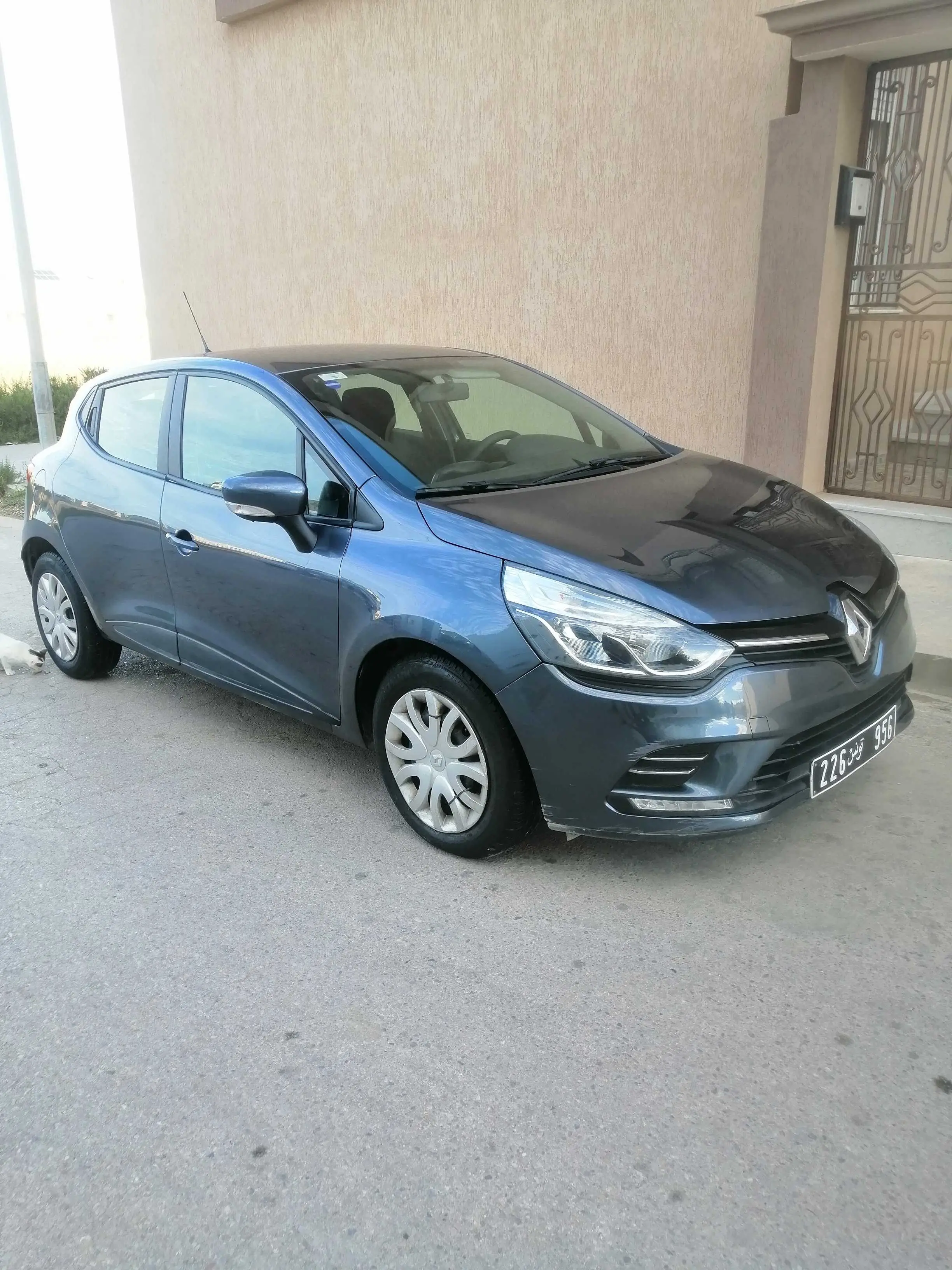  Clio 4 life plus à Bizerte - Photo 3