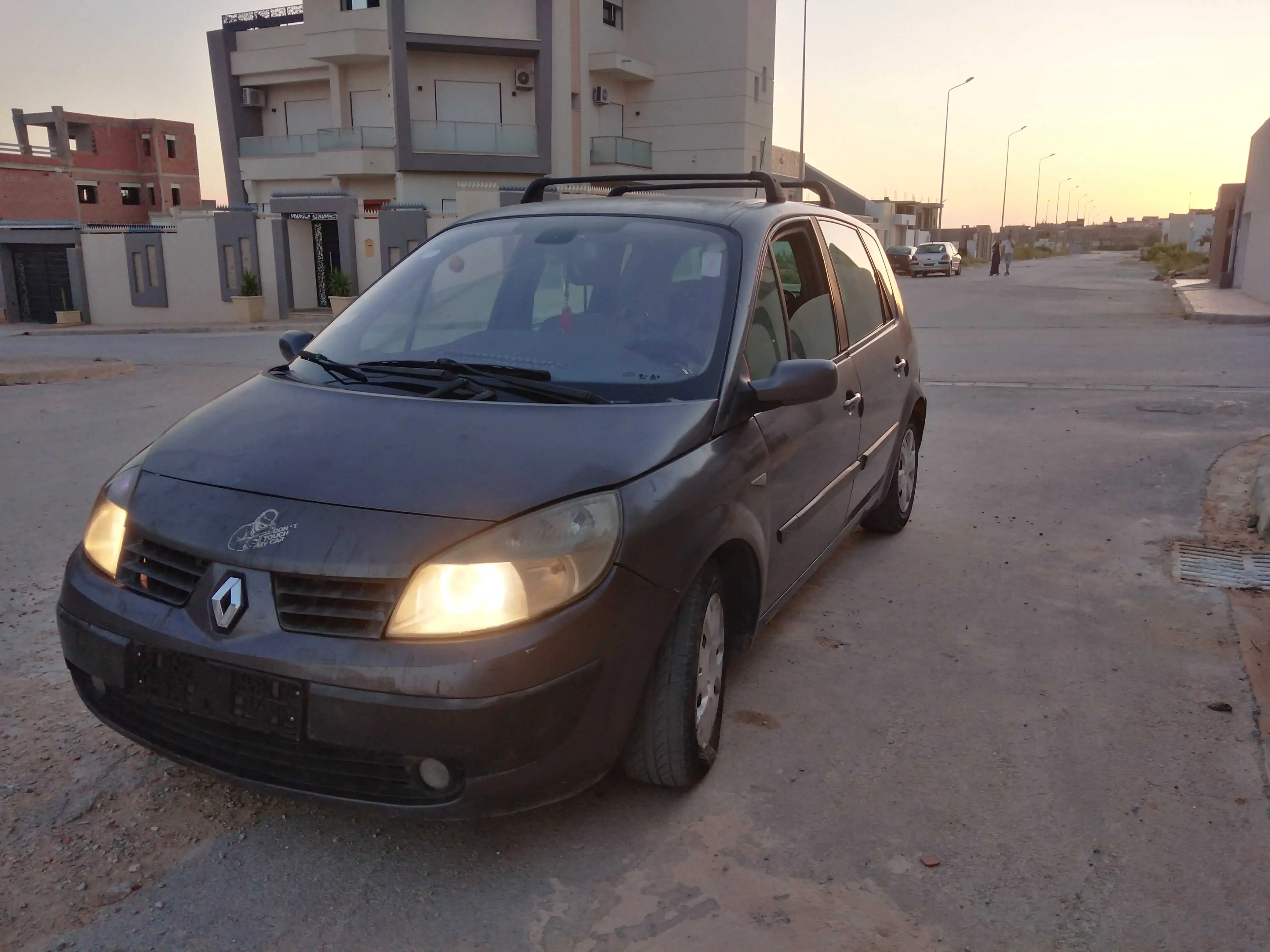  Renault scenic 2 dci à Manouba - Photo 3