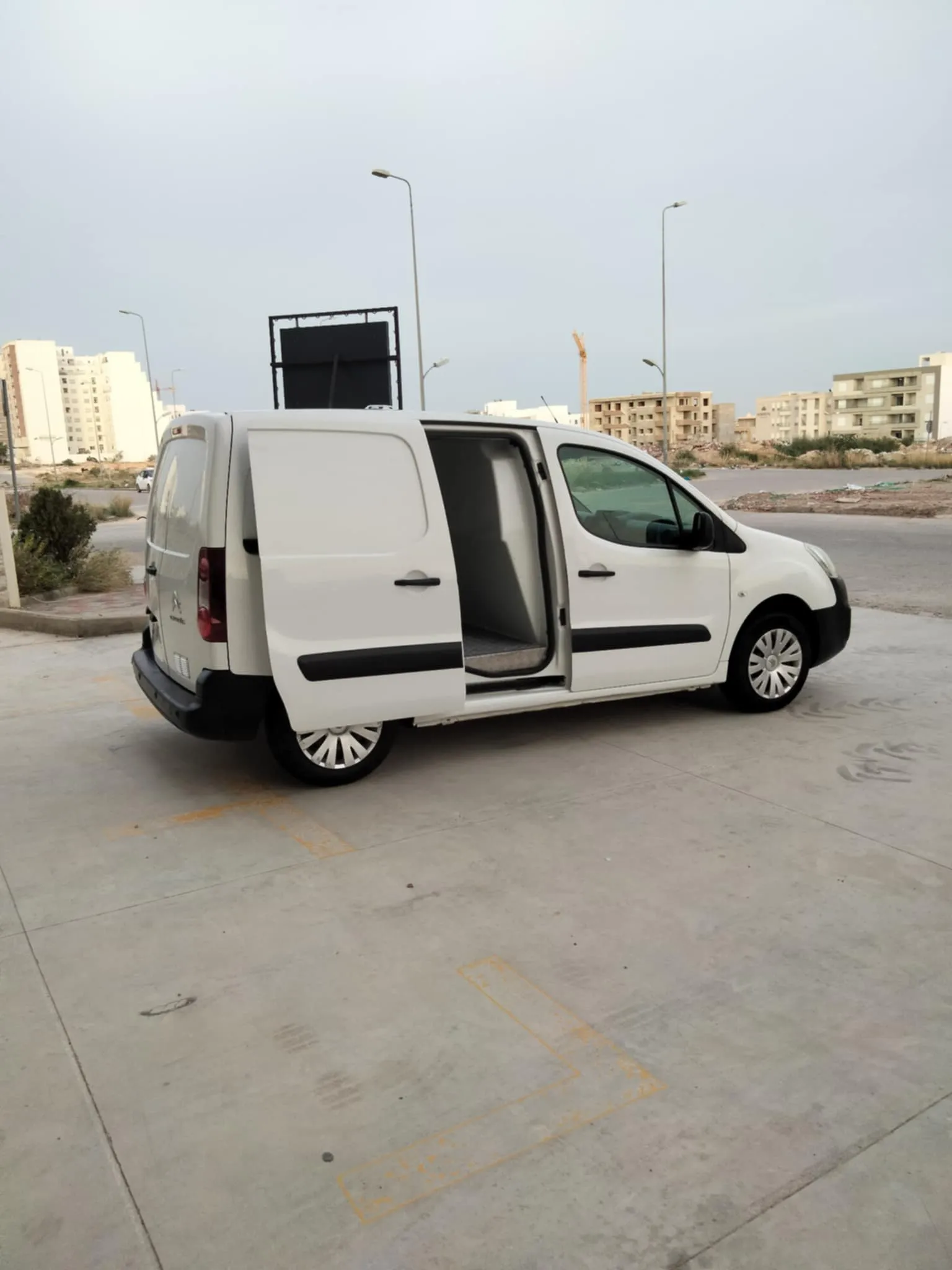  citroen berlingo 3 pls à sousse - Photo 3