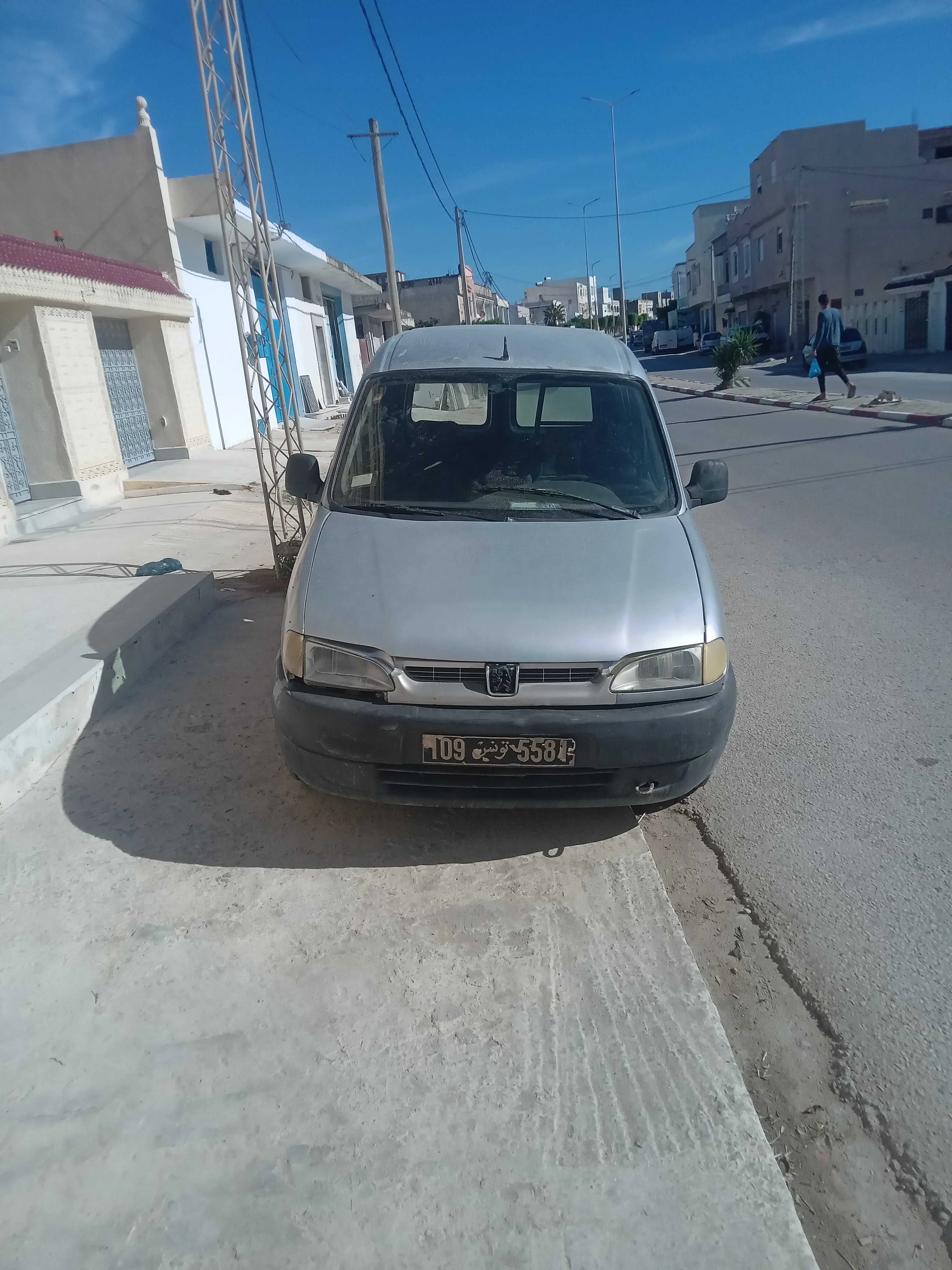 Clio تسجيل أول en parfait état