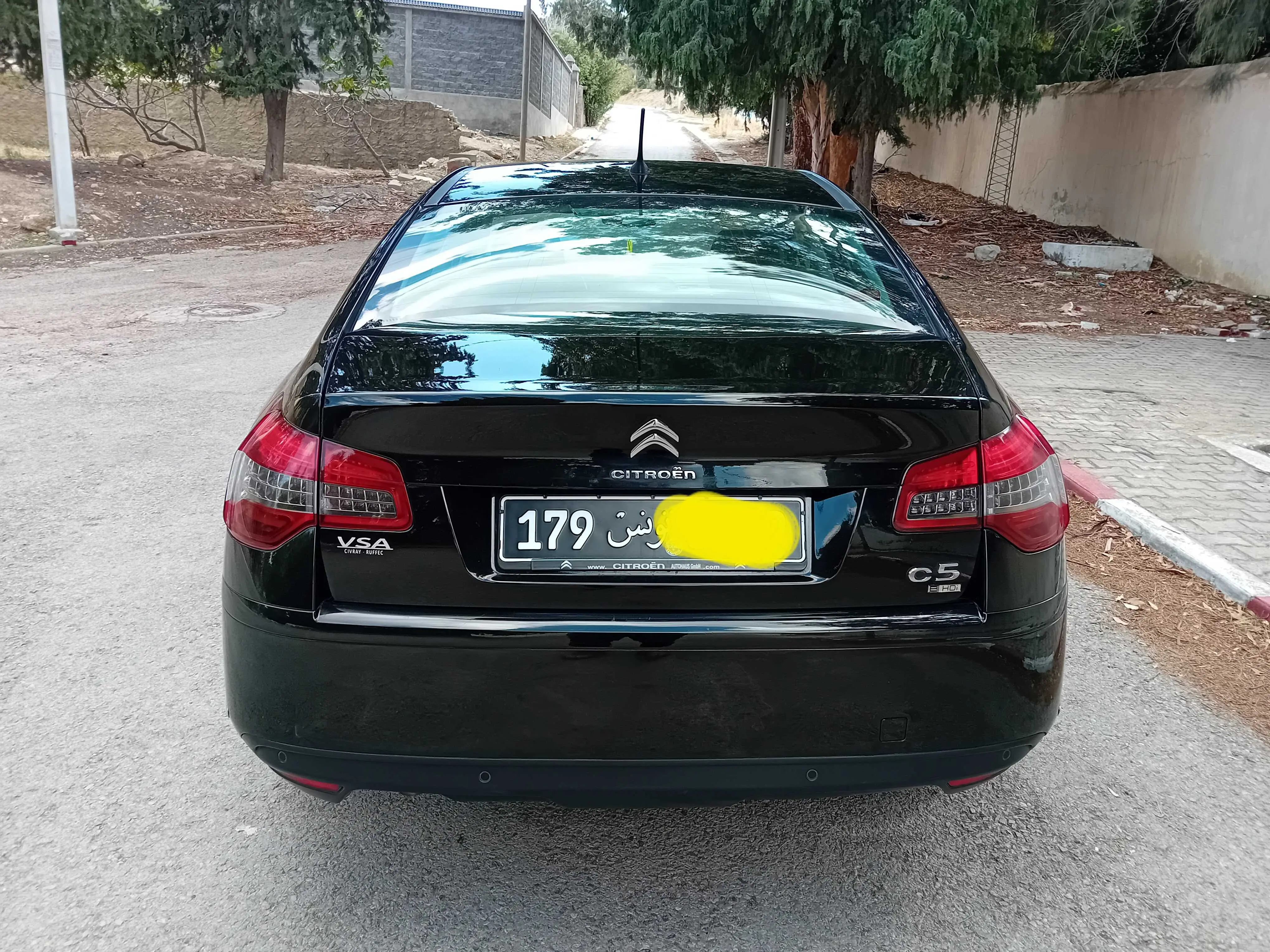  A vendre Citroën c5 diesel Ehdi face 3 boîte manuelle année 2012 touttops état neuf tel 55090199 à Zaghouan - Photo 2