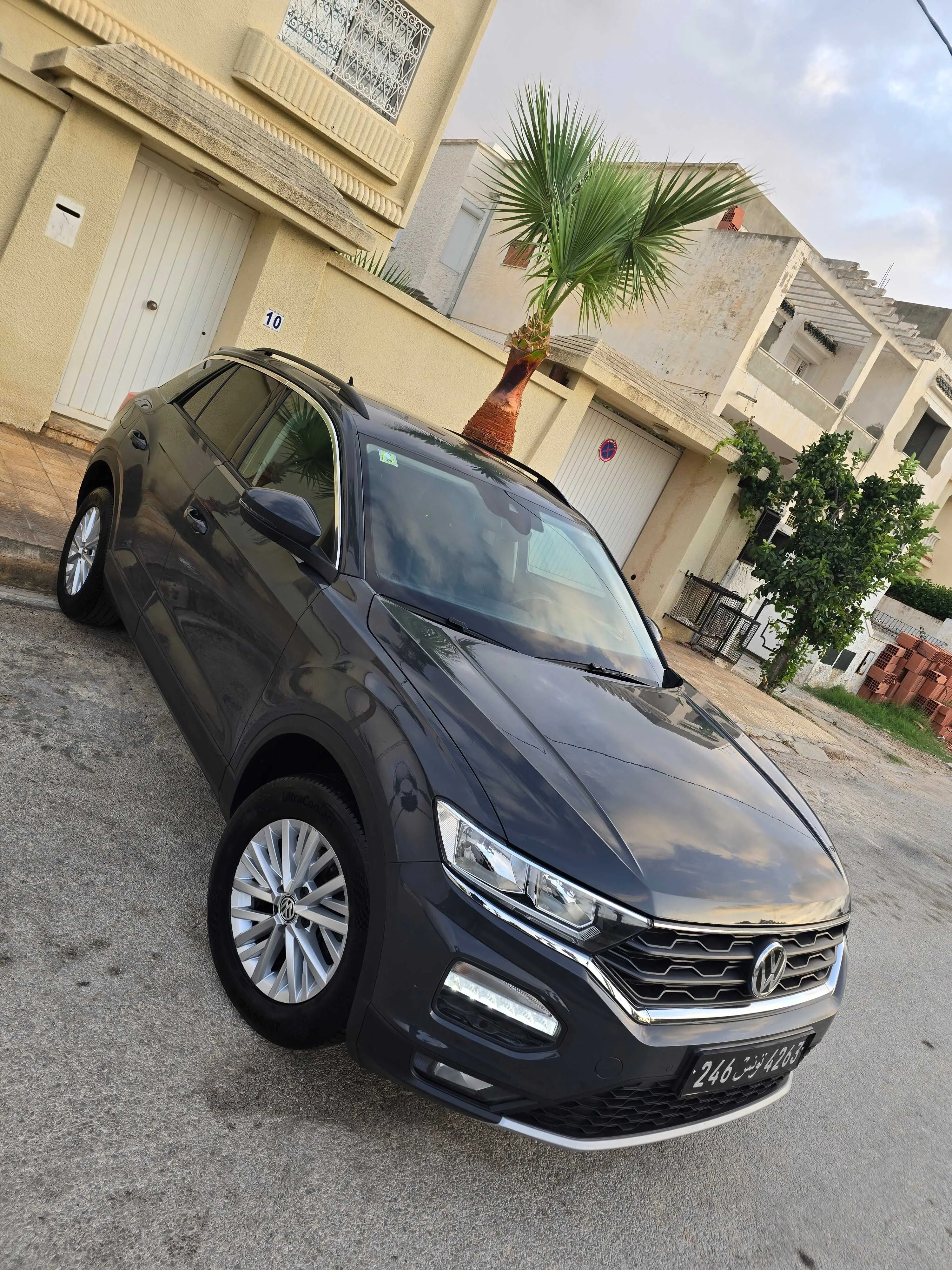  Av volkswagen T-ROC 2020 essence 6cv boîte 6 ttoption importée dernière série tél 23964164 à Nabeul - Photo 2