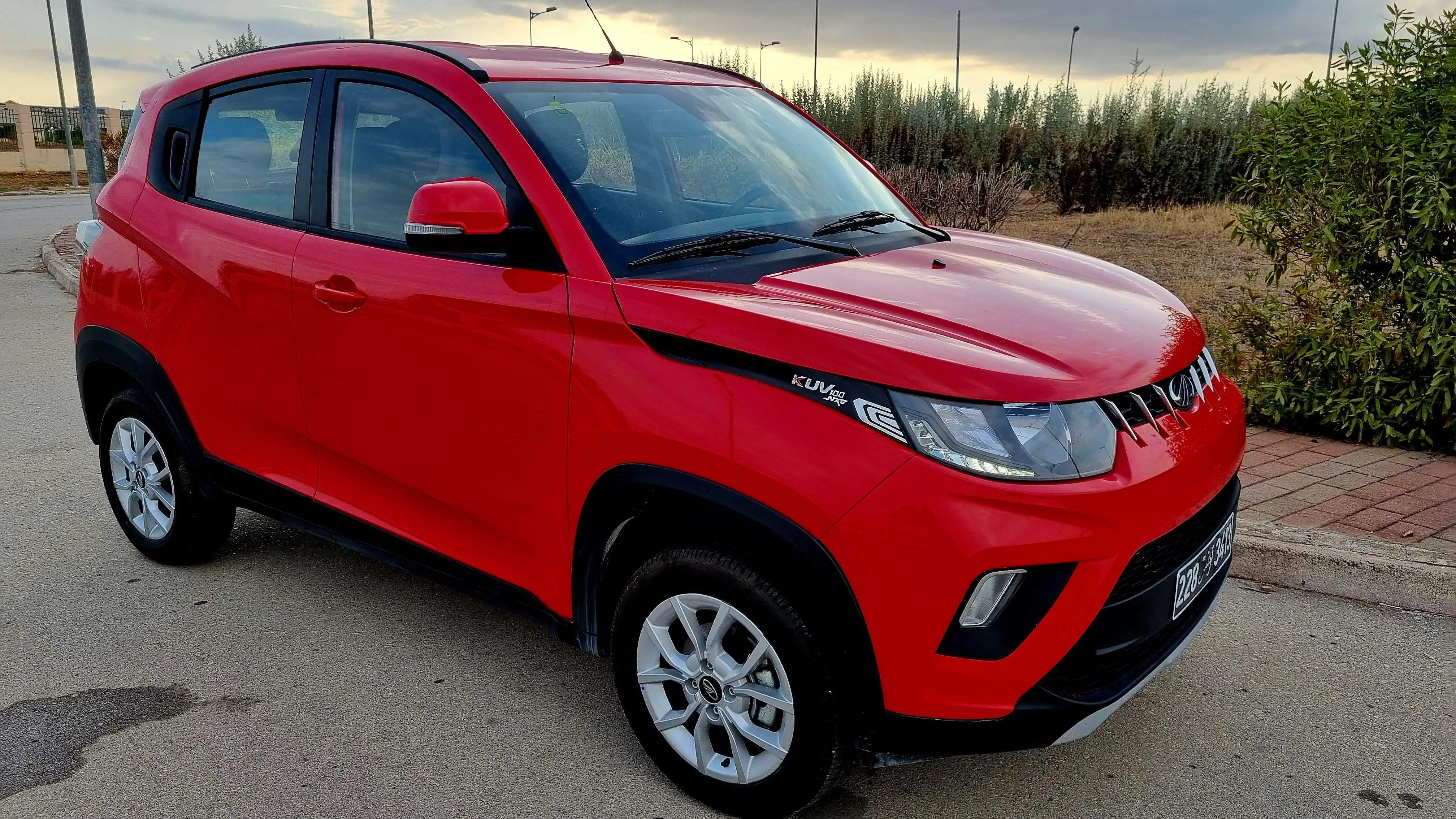  Mahindra kuv 100 k6+ [340 km ] à Manouba - Photo 2