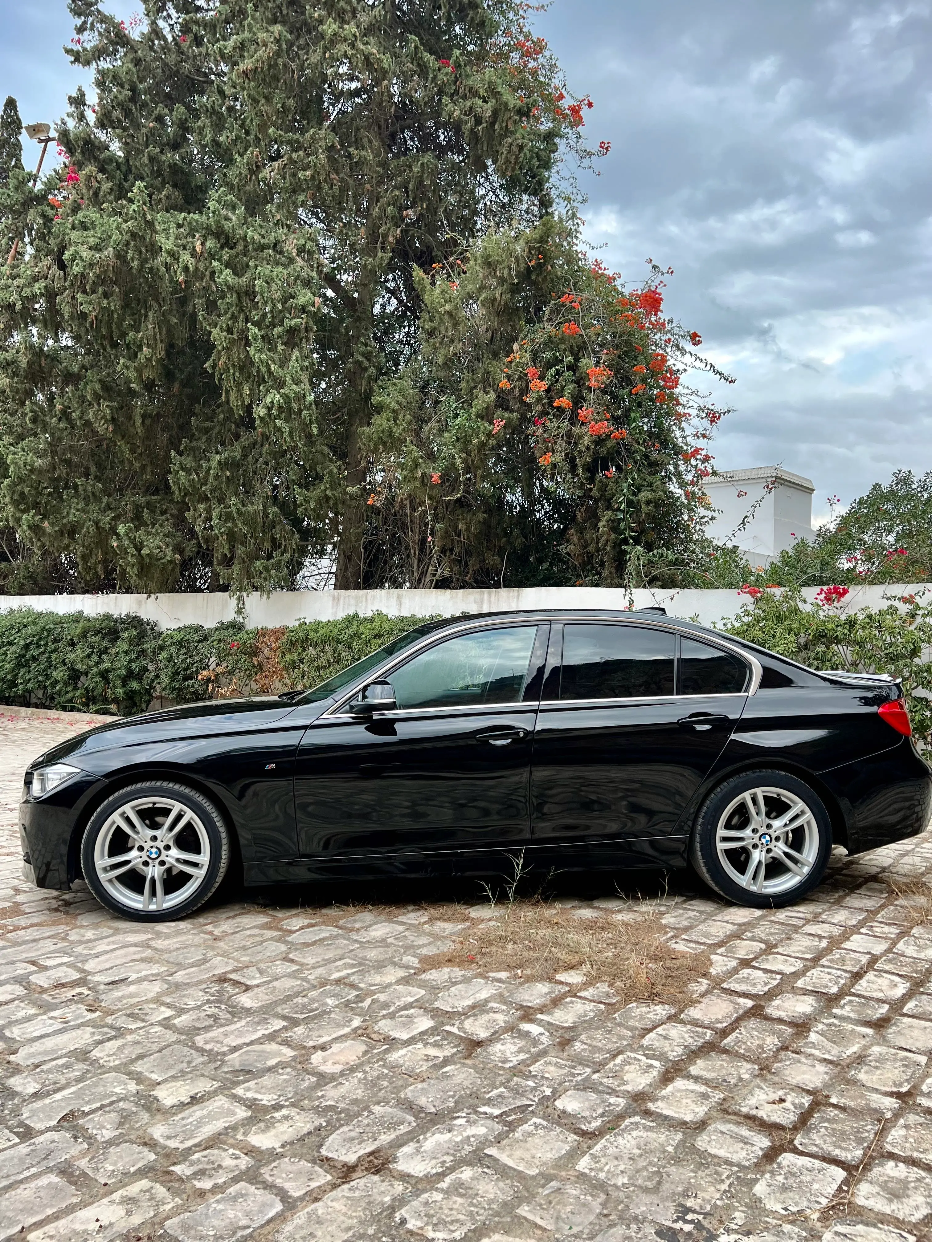  BMW SERIE 3 KIT Mtech à Tunis - Photo 2