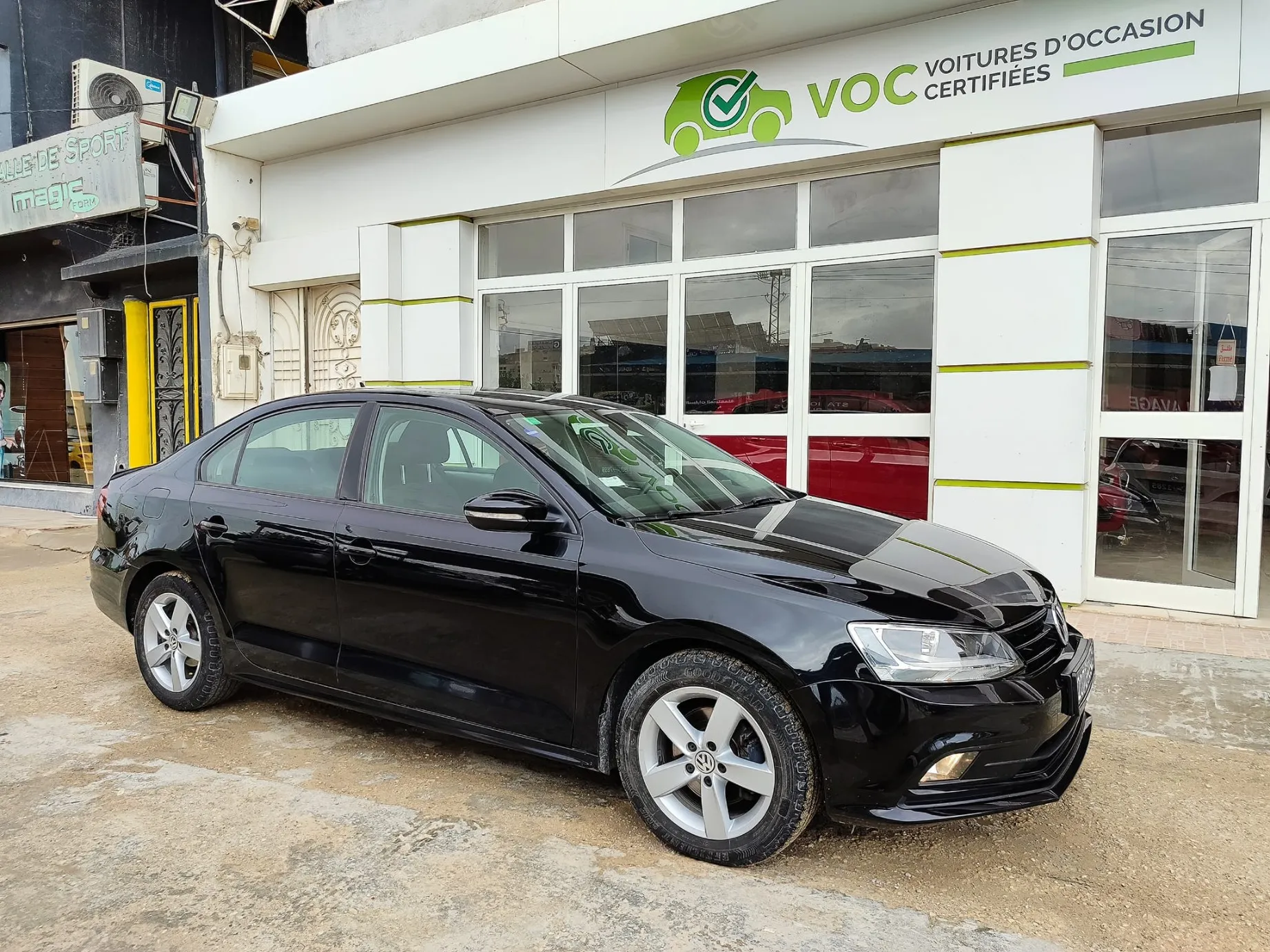  VOLKSWAGEN JETTA HIGHLINE TOUTES OPTIONS BOITE 6 TEL 22801802 à Ariana - Photo 3