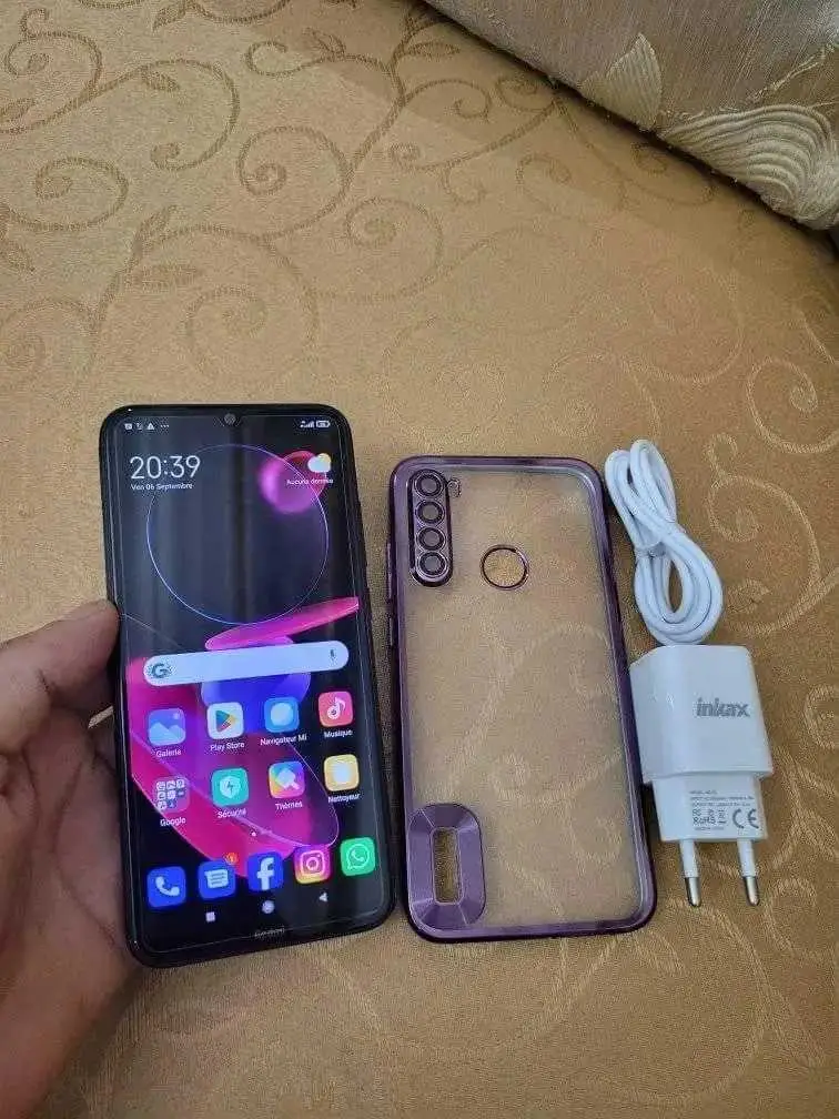  Galaxy Z Flip6 256/12 Cacheté Garantie 