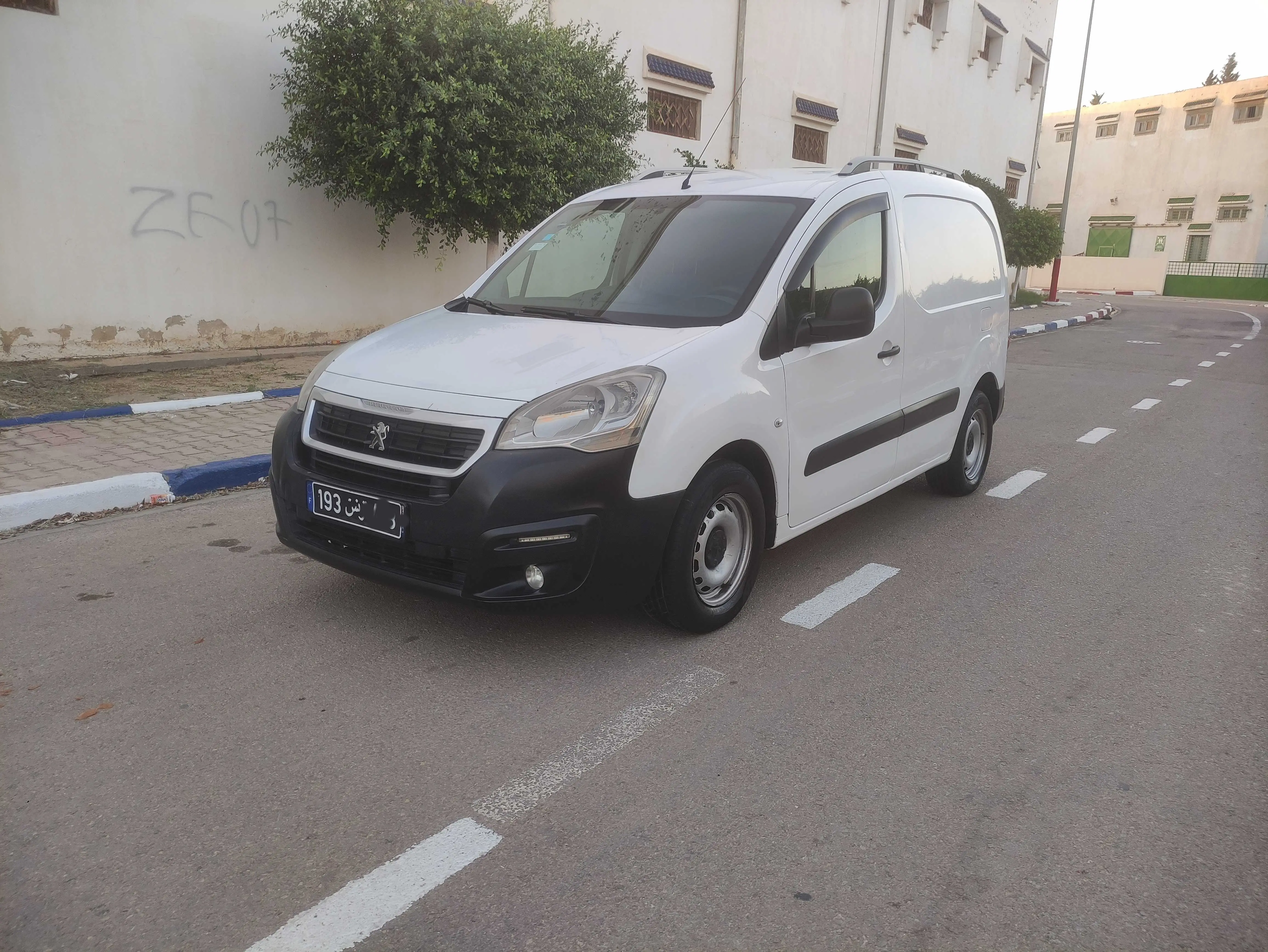 B9 E-hdi tt option à Zaghouan - Photo 2