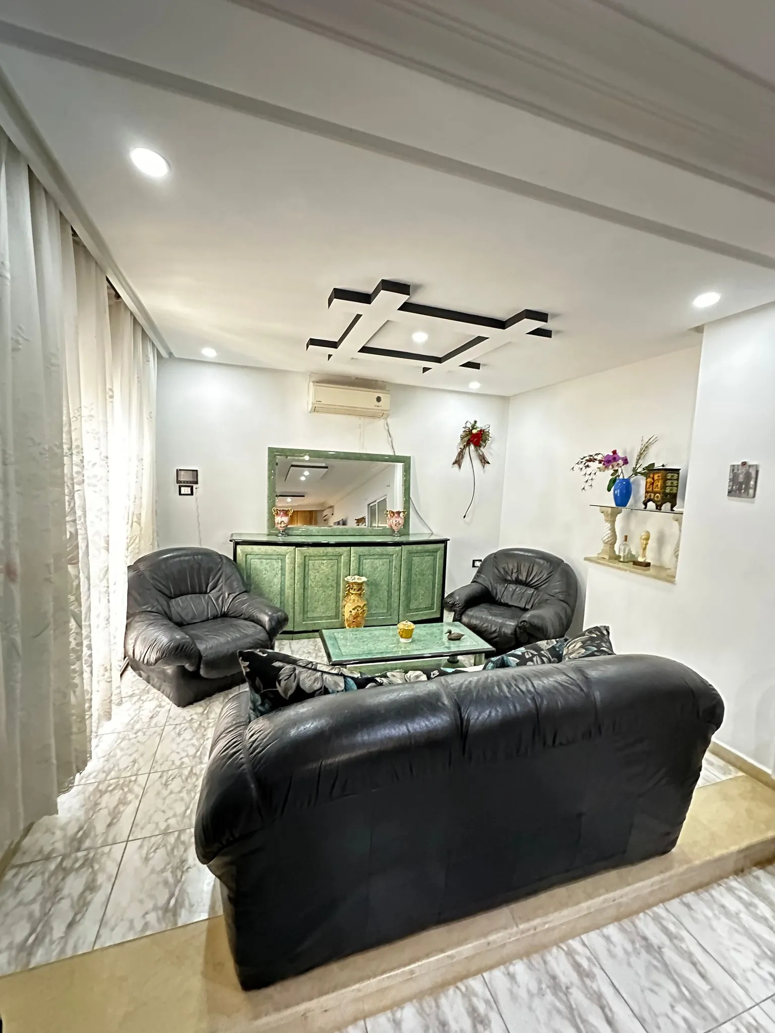 A Vendre Une Opportunité à Ne Pas Manquer Un Immeuble R+3 Situé à Cité Ezzouhour 4, Tunis 