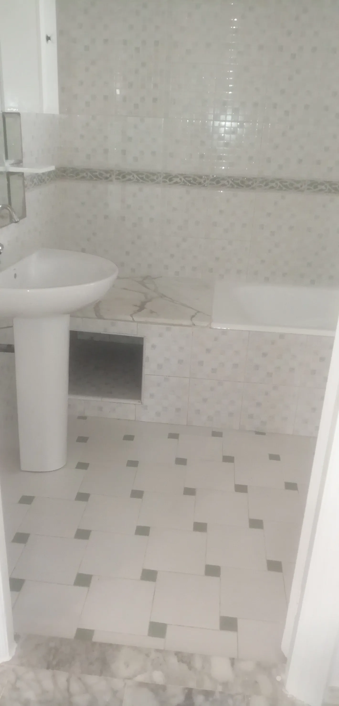  etage de villa s+4 ennasr 2 à Ariana - Photo 3