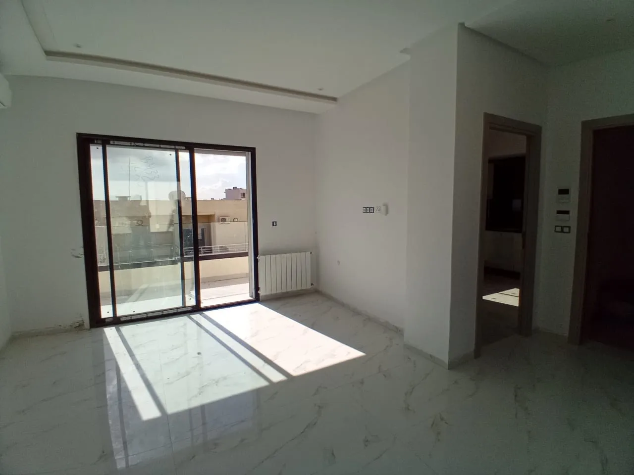  Super bureau 1700 m² en open space au lac 3kram 