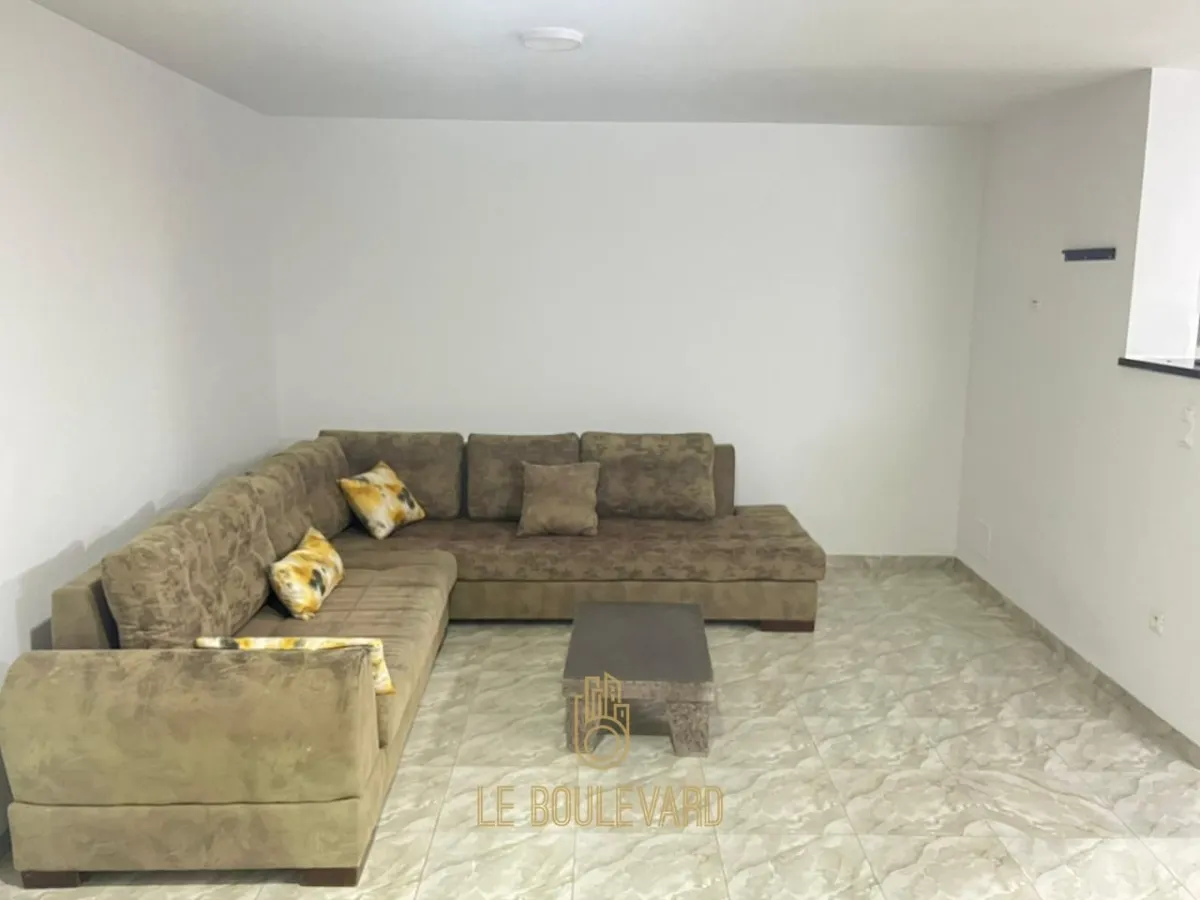  studio meublé pour étudiantes 