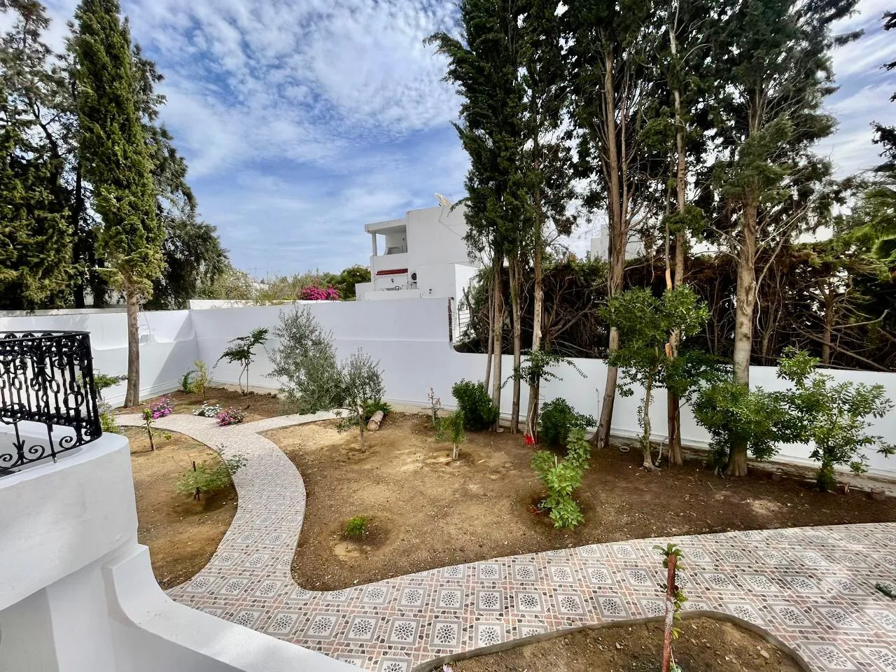  Une Villa S+8 habitation ou bureautique à Menzah 6 à Tunis - Photo 3