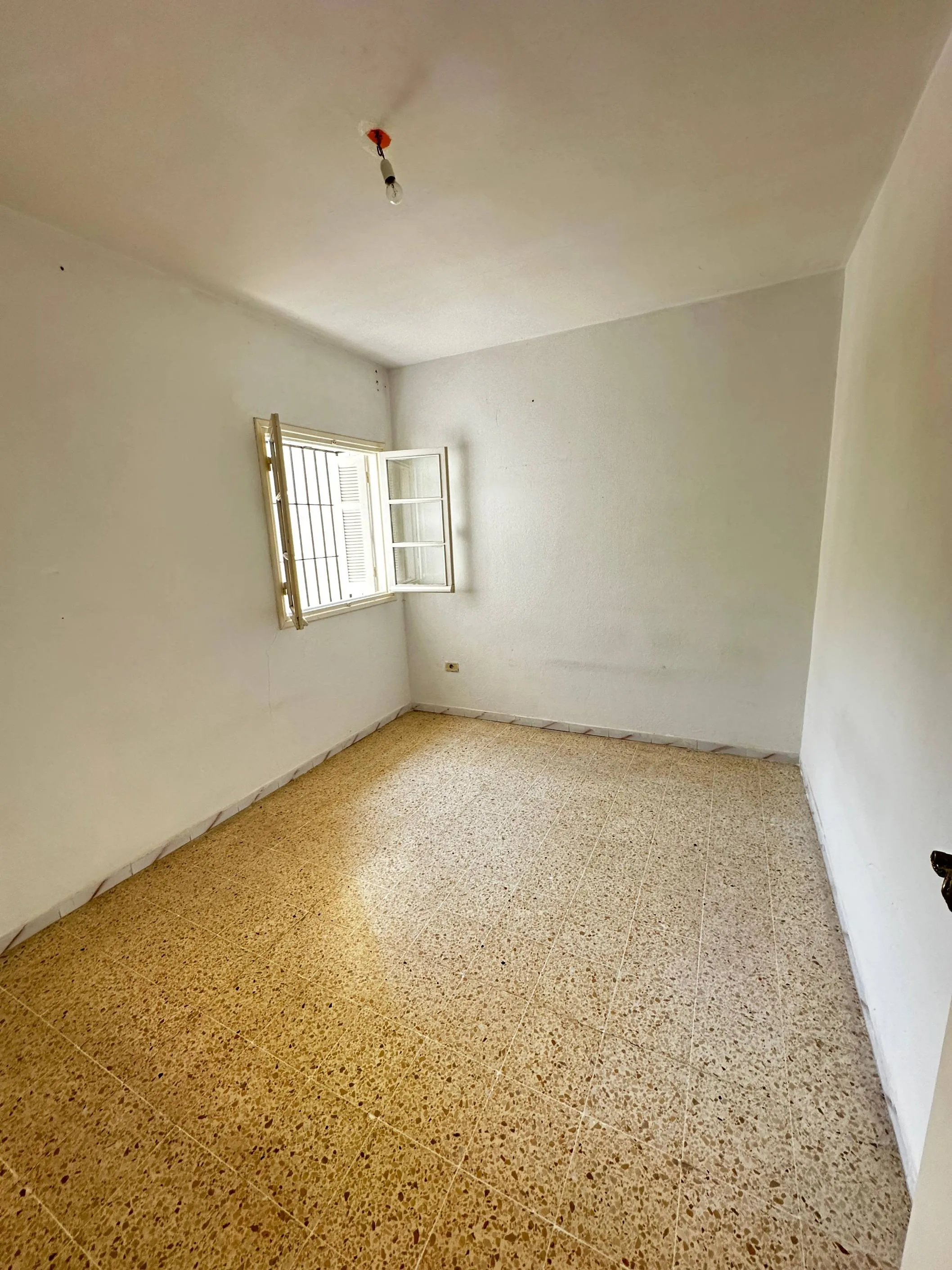  A vendre s2 prés carrefour médina jadida à Ben Arous - Photo 2