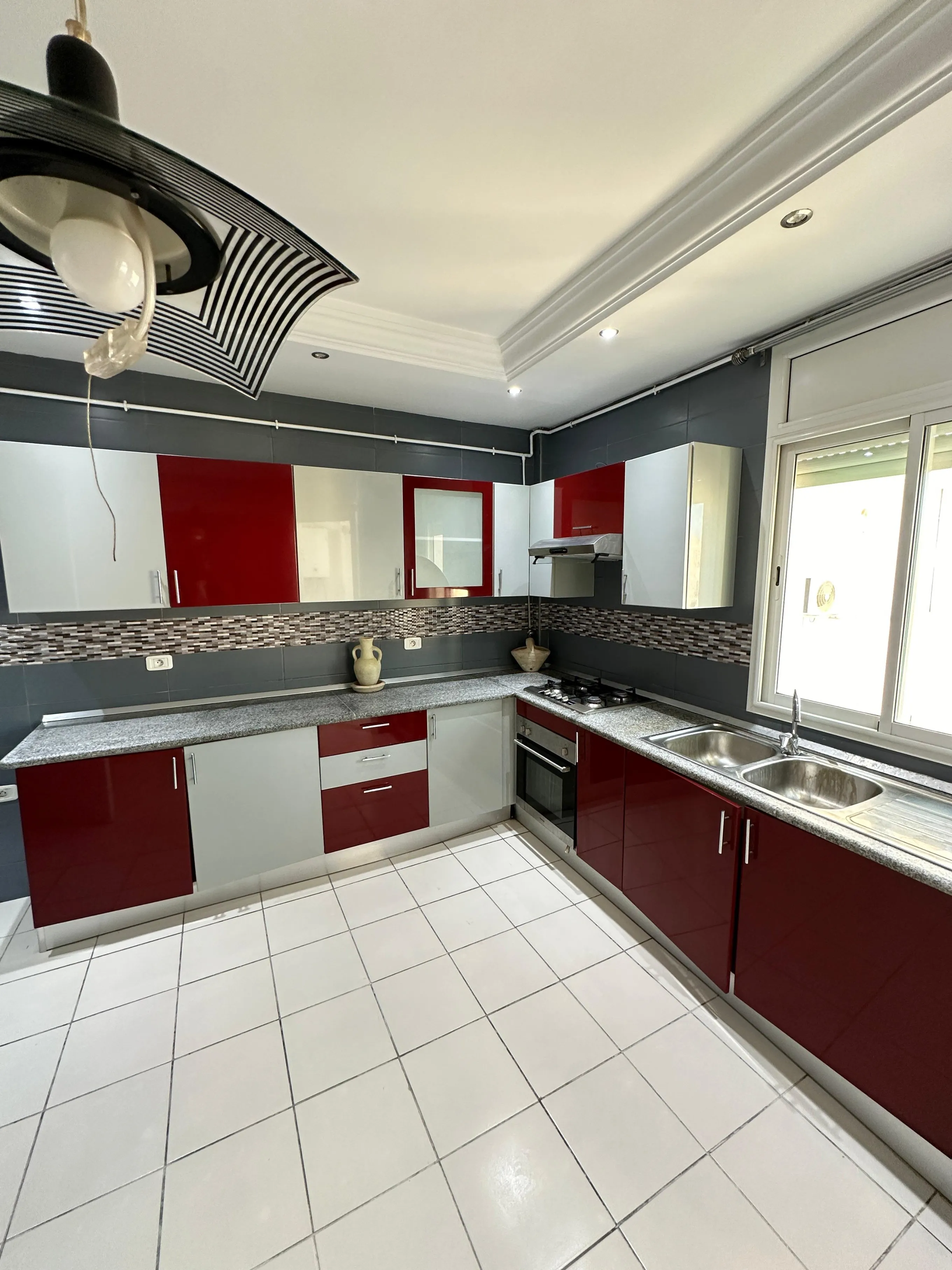  A vendre s+3 avec place parking médina jadida à Ben Arous - Photo 2