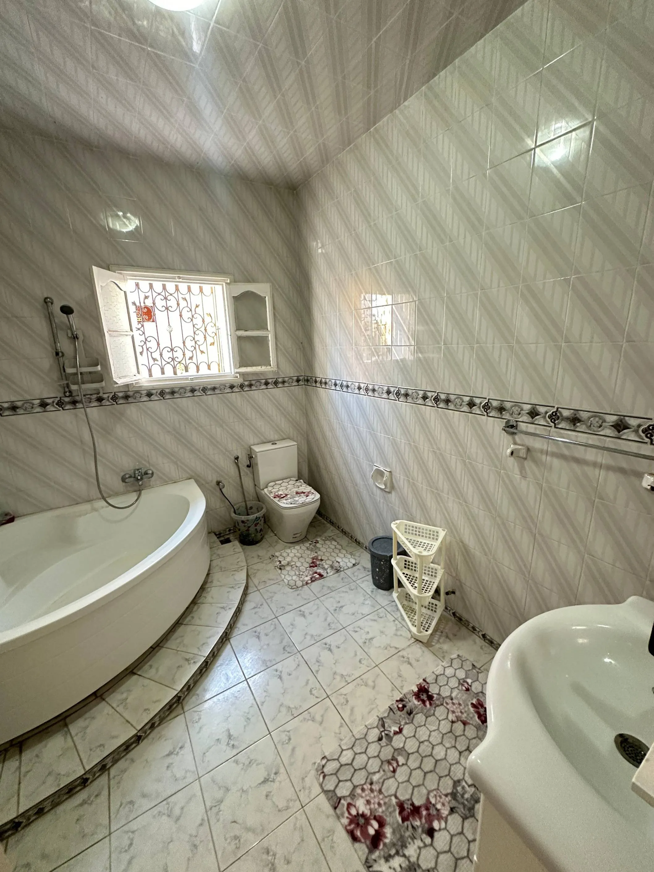  villa style américain a vendre à médina jadida à Ben Arous - Photo 2