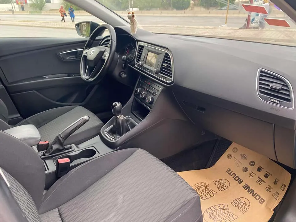  SEAT LEON 2016 1 ÈRE MAIN 200 MILLES KM ÉTAT TRÈS PROPRE à Ariana - Photo 2