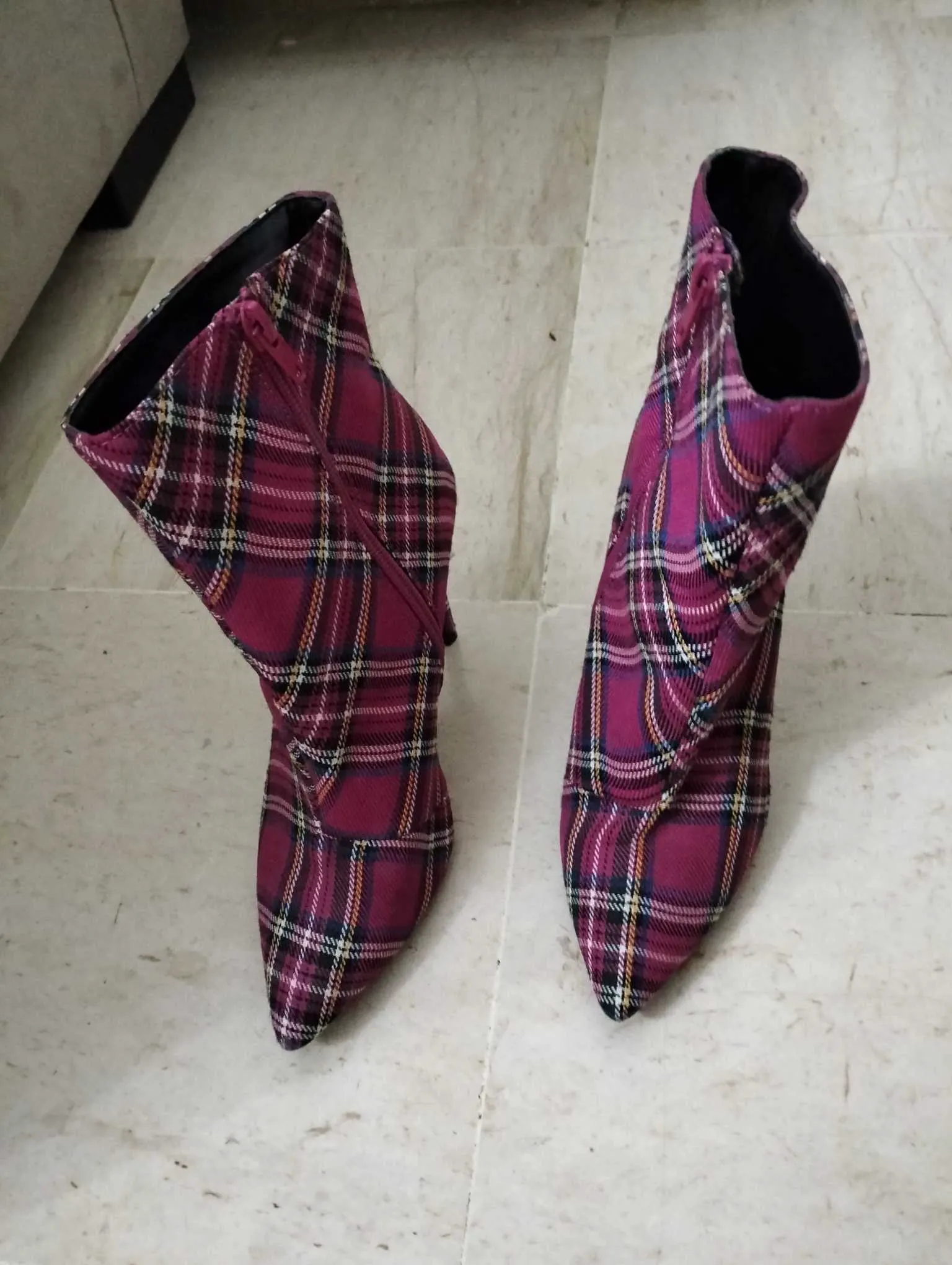  Bottes pointus pointure 37 en rose fushia à Ariana - Photo 2