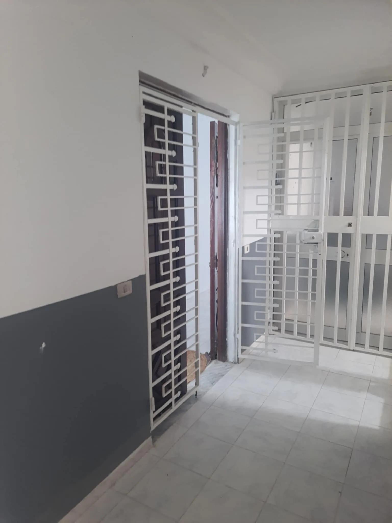  Location d'un local S1 à Tunis - Photo 3
