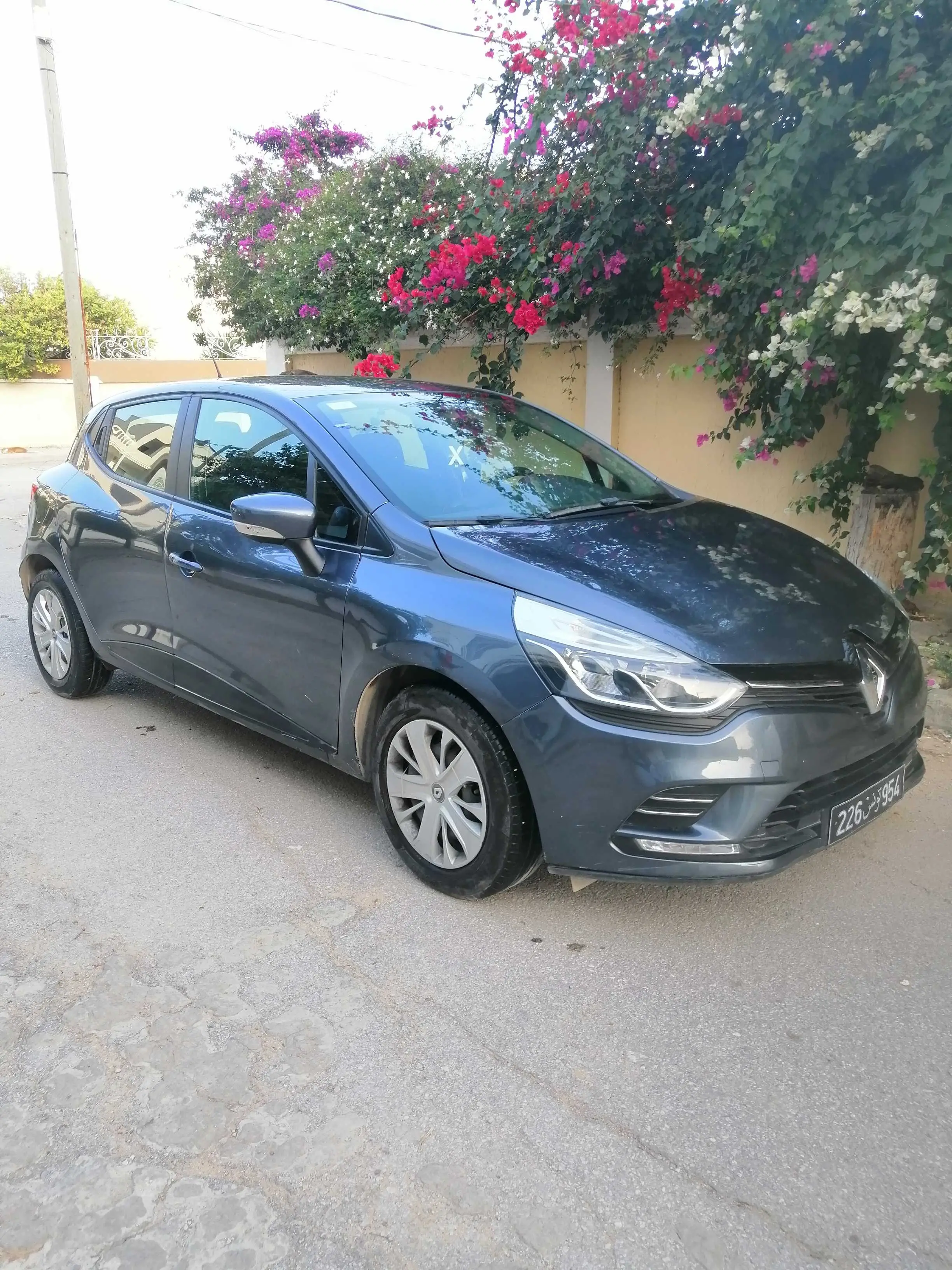  Clio 4 peinture d'origine modèle 2022 Tél 20299954 à Bizerte - Photo 3