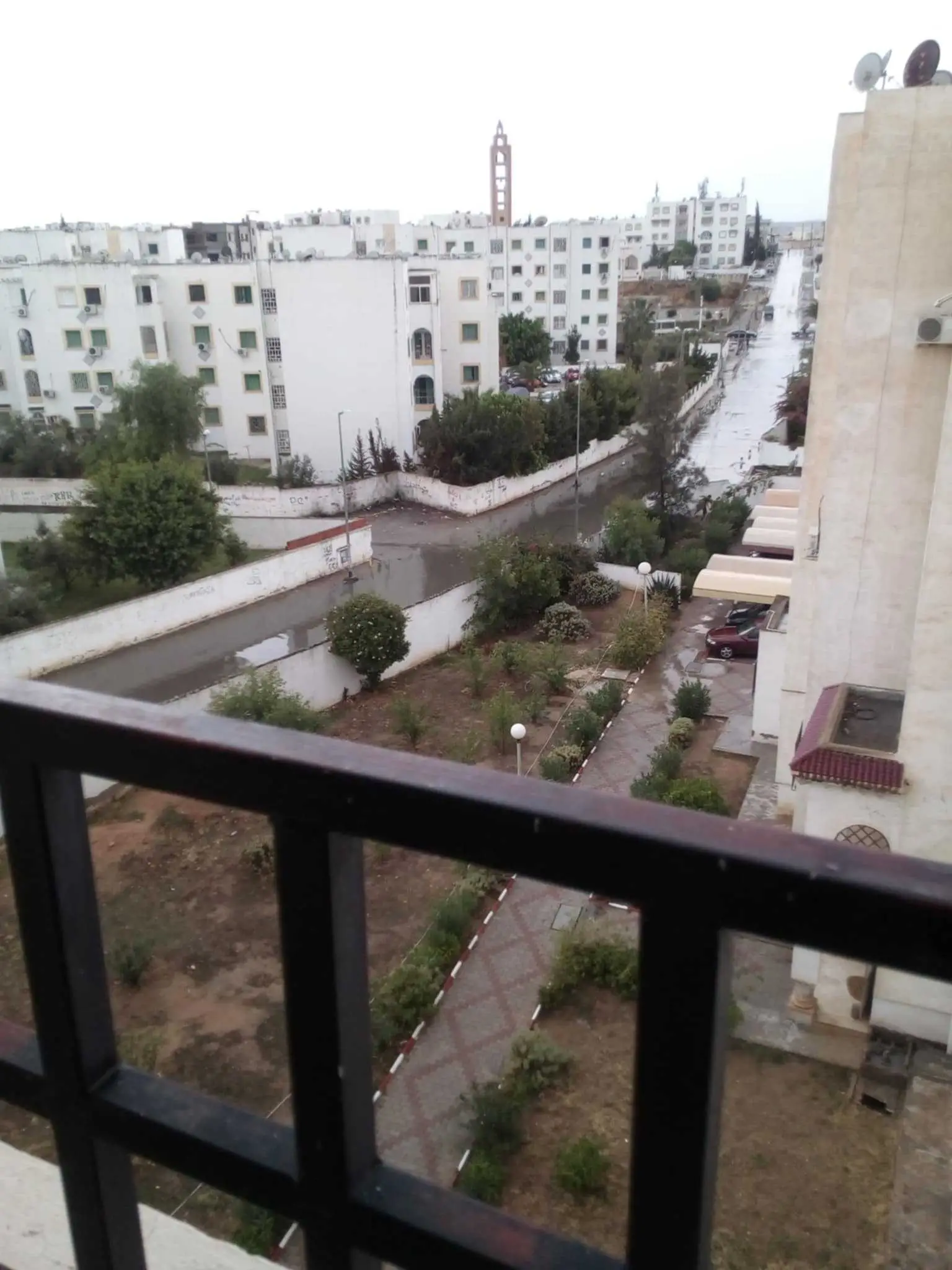  un spacieux appartement s+2 vide au 3éme étage(avec ascenseur) a louer a manar 1 a coté monoprix 