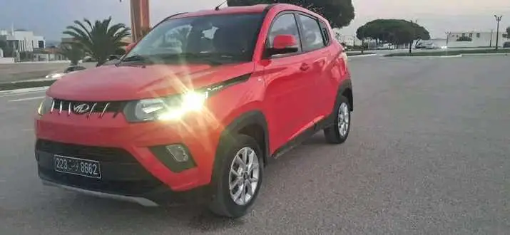  MAHINDRA KUV 100 PREMIÈRE MAIN EN EXCELLENT ÉTAT à Bizerte - Photo 3