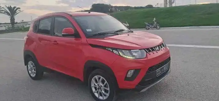  MAHINDRA KUV 100 PREMIÈRE MAIN EN EXCELLENT ÉTAT à Bizerte - Photo 2