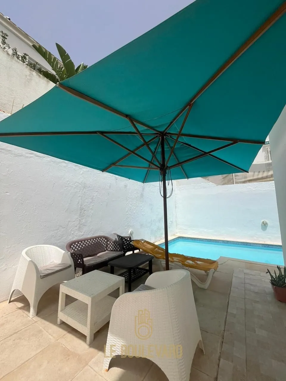  A Vendre Villa Duplex S+5 Avec Piscine à Mrezge, Hammamet Nord à Nabeul - Photo 2