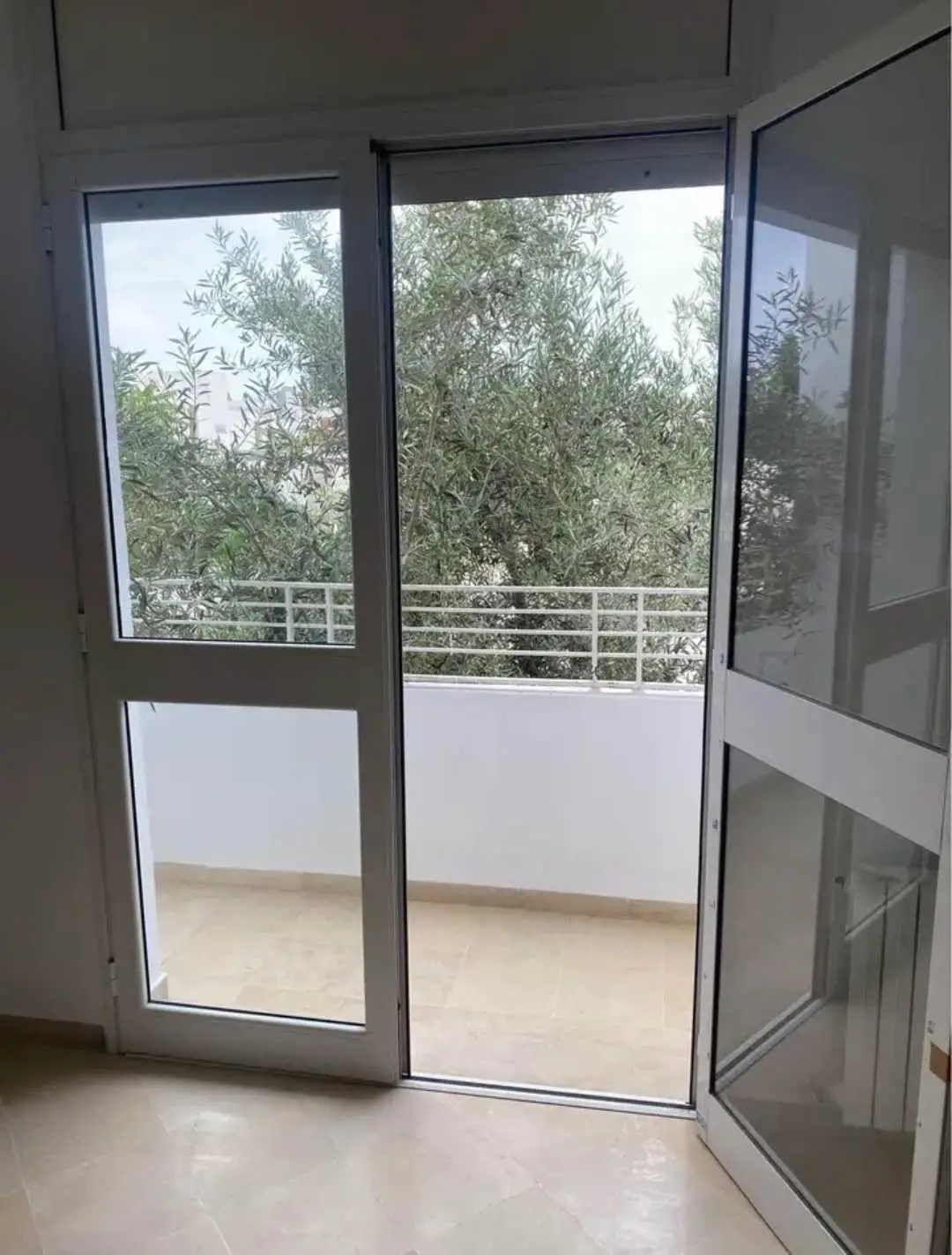  Bel etage de villa s2 indépendante à Ariana - Photo 2