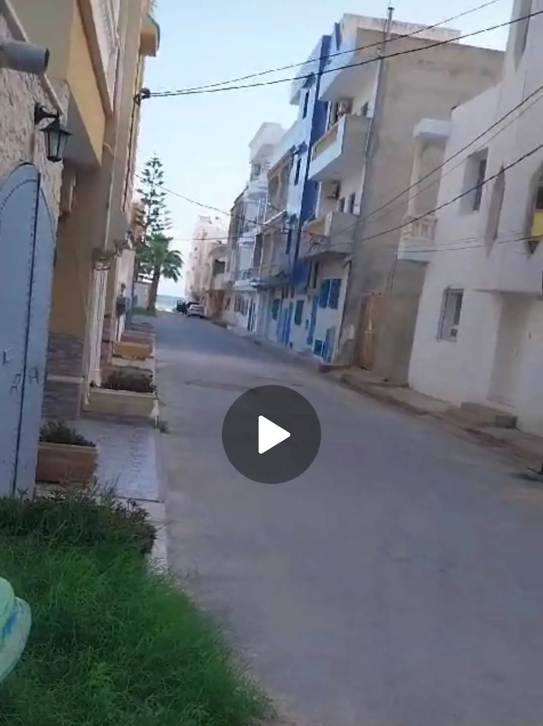  un studio s+0 vide au 3éme étage (sans ascenseur) a louer situé a Manzah 1 