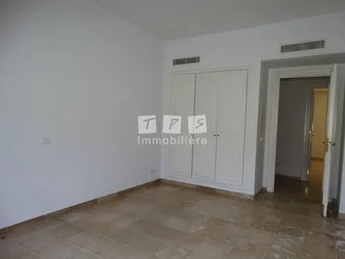Villa S+4 à Gremda km3