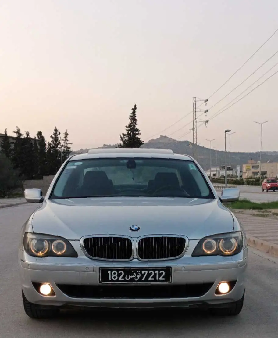  Bmw 320i première main toute option karhba 3la l'origine 
