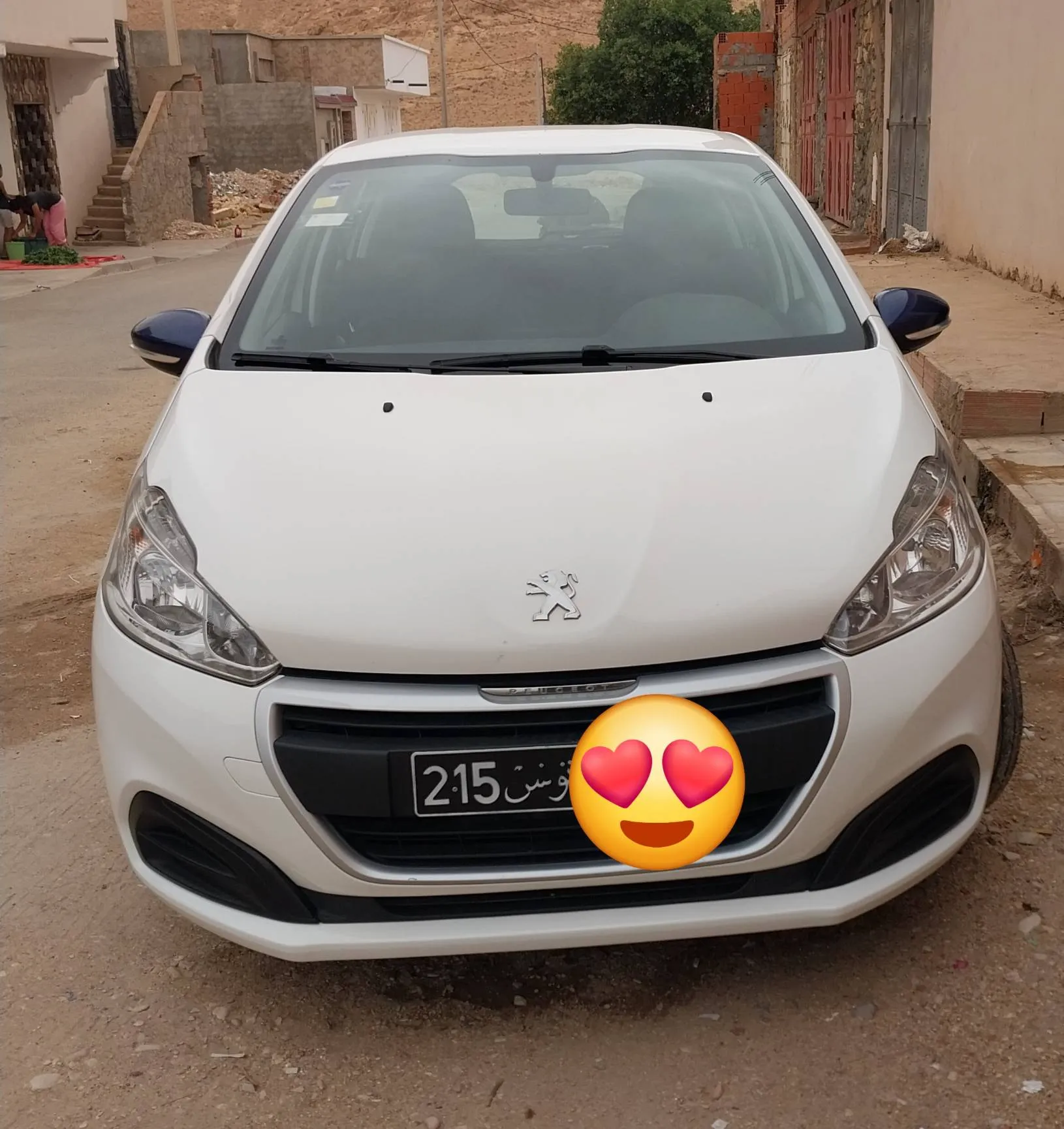  A vendre une tres belle Peugeot 208 à Gafsa - Photo 2